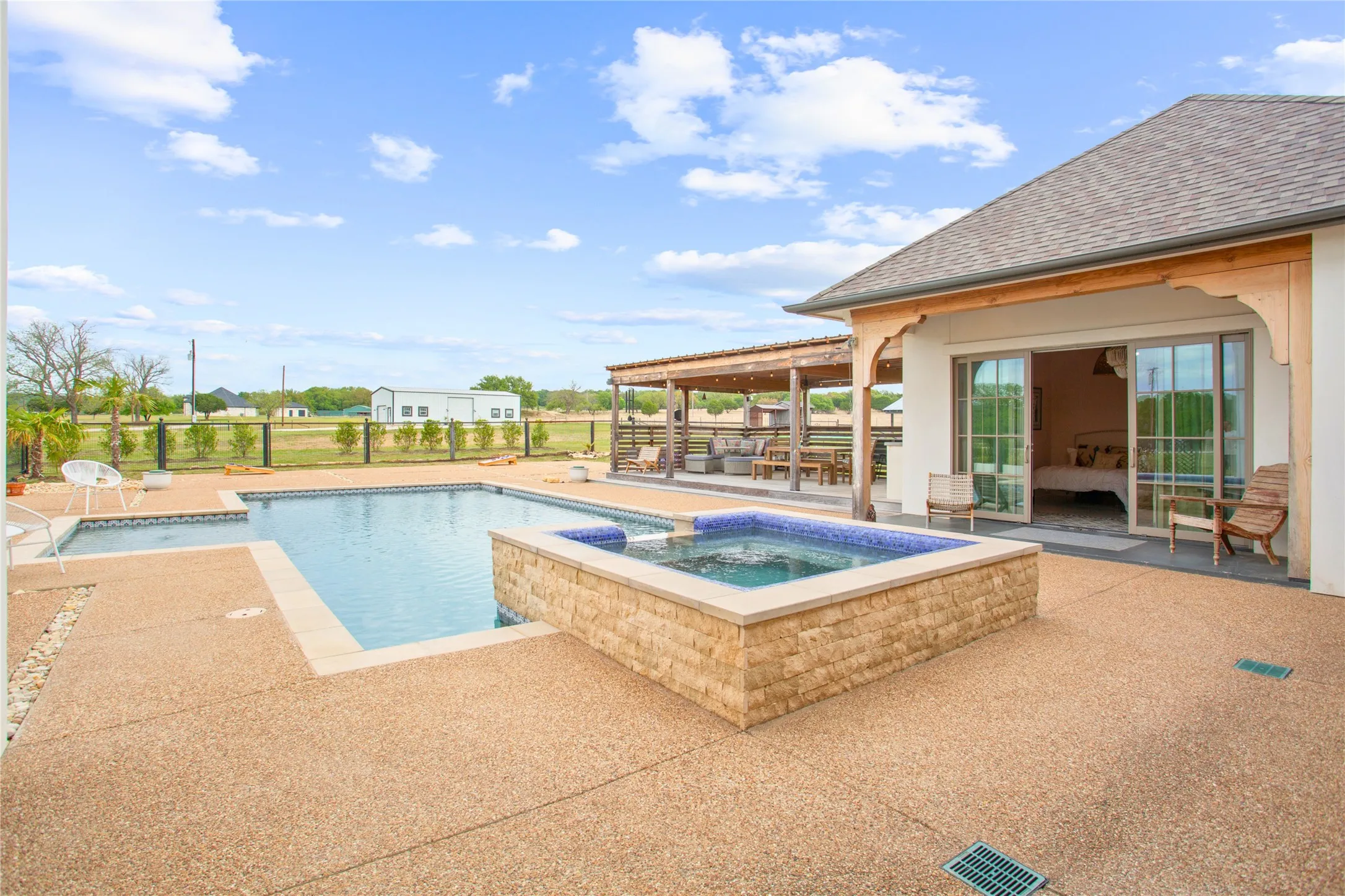 Single Family Residence For Sale in Coryell County , 474 Private Road 305, Gatesville, Texas 76528, 4 Bedroom, 5 Bathroom, 1 Garage spaces, 3,848 Sqft, built in 2018, Preowned, mls#21236316, Real Estate Agent in Gatesville, Homes For Sale in Coryell county, Homes For Sale in Gatesville, Realtor in Gatesville Texas, Real Estate Brokerage Independent Realty Texas, Luminita Cordes Realtor
