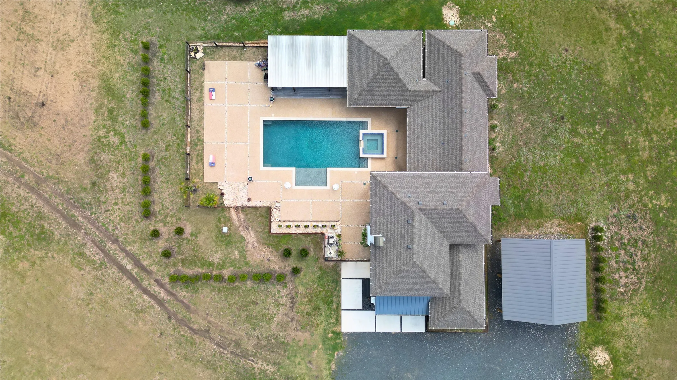 Single Family Residence For Sale in Coryell County , 474 Private Road 305, Gatesville, Texas 76528, 4 Bedroom, 5 Bathroom, 1 Garage spaces, 3,848 Sqft, built in 2018, Preowned, mls#21236316, Real Estate Agent in Gatesville, Homes For Sale in Coryell county, Homes For Sale in Gatesville, Realtor in Gatesville Texas, Real Estate Brokerage Independent Realty Texas, Luminita Cordes Realtor