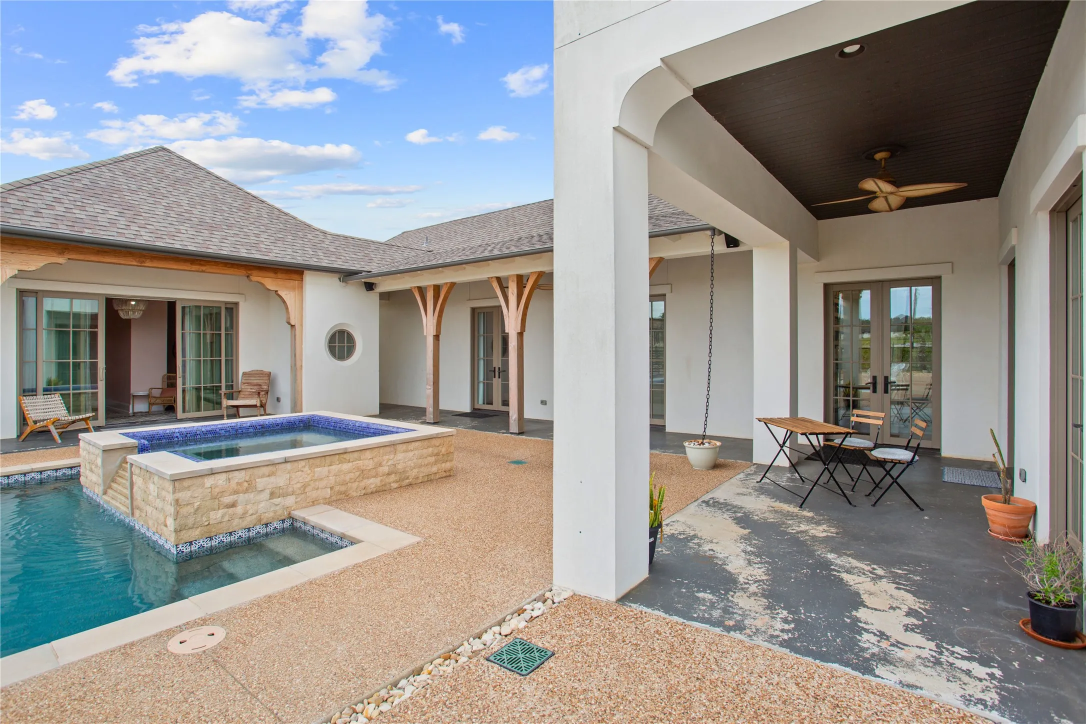 Single Family Residence For Sale in Coryell County , 474 Private Road 305, Gatesville, Texas 76528, 4 Bedroom, 5 Bathroom, 1 Garage spaces, 3,848 Sqft, built in 2018, Preowned, mls#21236316, Real Estate Agent in Gatesville, Homes For Sale in Coryell county, Homes For Sale in Gatesville, Realtor in Gatesville Texas, Real Estate Brokerage Independent Realty Texas, Luminita Cordes Realtor