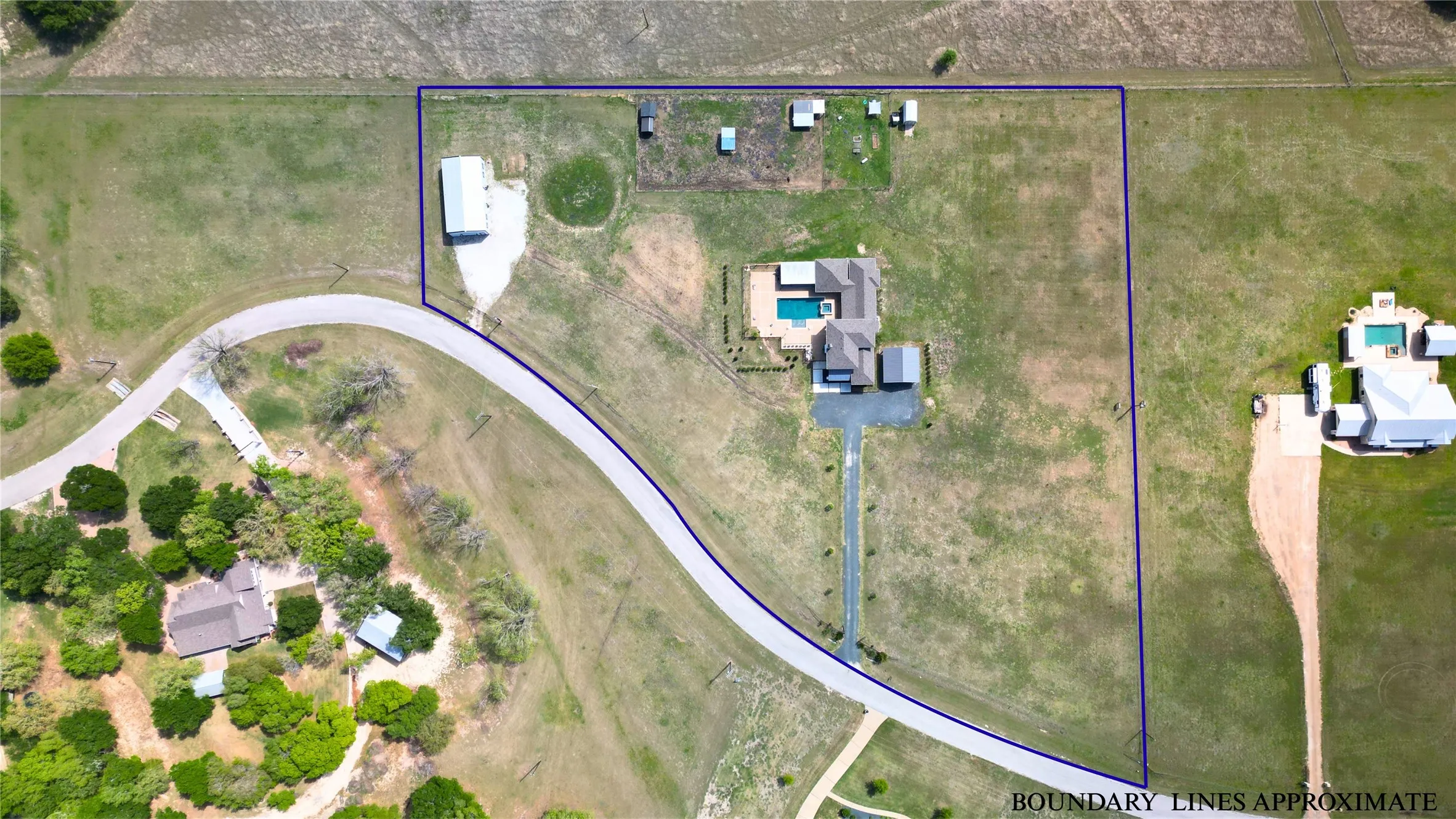 Single Family Residence For Sale in Coryell County , 474 Private Road 305, Gatesville, Texas 76528, 4 Bedroom, 5 Bathroom, 1 Garage spaces, 3,848 Sqft, built in 2018, Preowned, mls#21236316, Real Estate Agent in Gatesville, Homes For Sale in Coryell county, Homes For Sale in Gatesville, Realtor in Gatesville Texas, Real Estate Brokerage Independent Realty Texas, Luminita Cordes Realtor