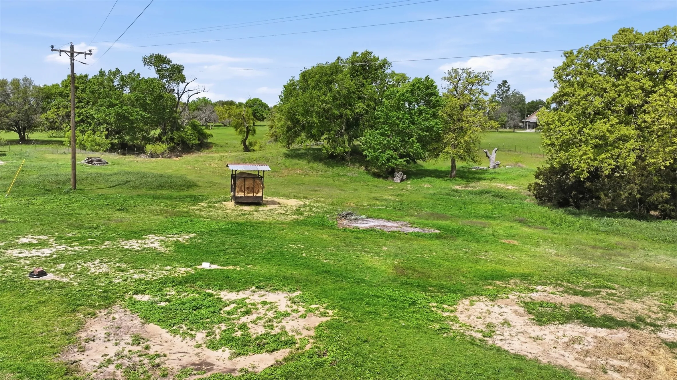 Farm For Sale in Parker County , 591 Mcfarland Lane, Weatherford, Texas 76088, 3 Bedroom, 2 Bathroom, Garage spaces, 1,632 Sqft, built in 1983, Preowned, mls#21235478, Real Estate Agent in Weatherford, Homes For Sale in Parker county, Homes For Sale in Weatherford, Realtor in Weatherford Texas, Real Estate Brokerage Independent Realty Texas, Luminita Cordes Realtor