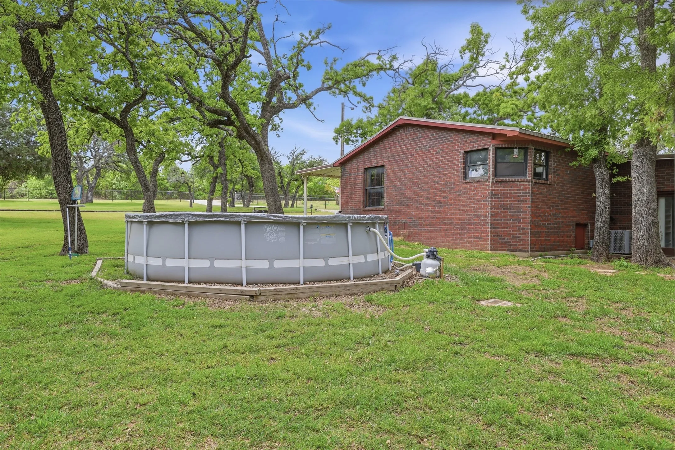 Farm For Sale in Parker County , 591 Mcfarland Lane, Weatherford, Texas 76088, 3 Bedroom, 2 Bathroom, Garage spaces, 1,632 Sqft, built in 1983, Preowned, mls#21235478, Real Estate Agent in Weatherford, Homes For Sale in Parker county, Homes For Sale in Weatherford, Realtor in Weatherford Texas, Real Estate Brokerage Independent Realty Texas, Luminita Cordes Realtor