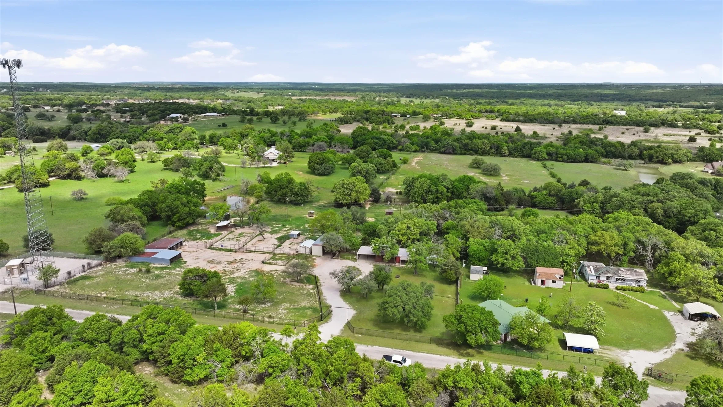 Farm For Sale in Parker County , 591 Mcfarland Lane, Weatherford, Texas 76088, 3 Bedroom, 2 Bathroom, Garage spaces, 1,632 Sqft, built in 1983, Preowned, mls#21235478, Real Estate Agent in Weatherford, Homes For Sale in Parker county, Homes For Sale in Weatherford, Realtor in Weatherford Texas, Real Estate Brokerage Independent Realty Texas, Luminita Cordes Realtor