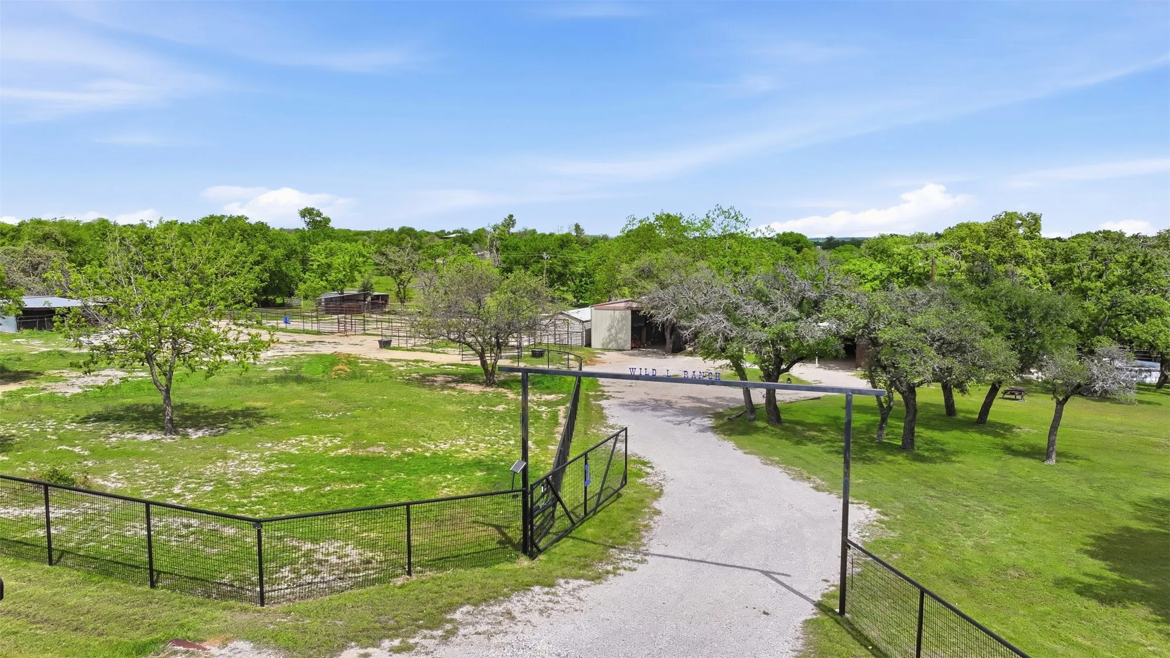 Farm For Sale in Parker County , 591 Mcfarland Lane, Weatherford, Texas 76088, 3 Bedroom, 2 Bathroom, Garage spaces, 1,632 Sqft, built in 1983, Preowned, mls#21235478, Real Estate Agent in Weatherford, Homes For Sale in Parker county, Homes For Sale in Weatherford, Realtor in Weatherford Texas, Real Estate Brokerage Independent Realty Texas, Luminita Cordes Realtor