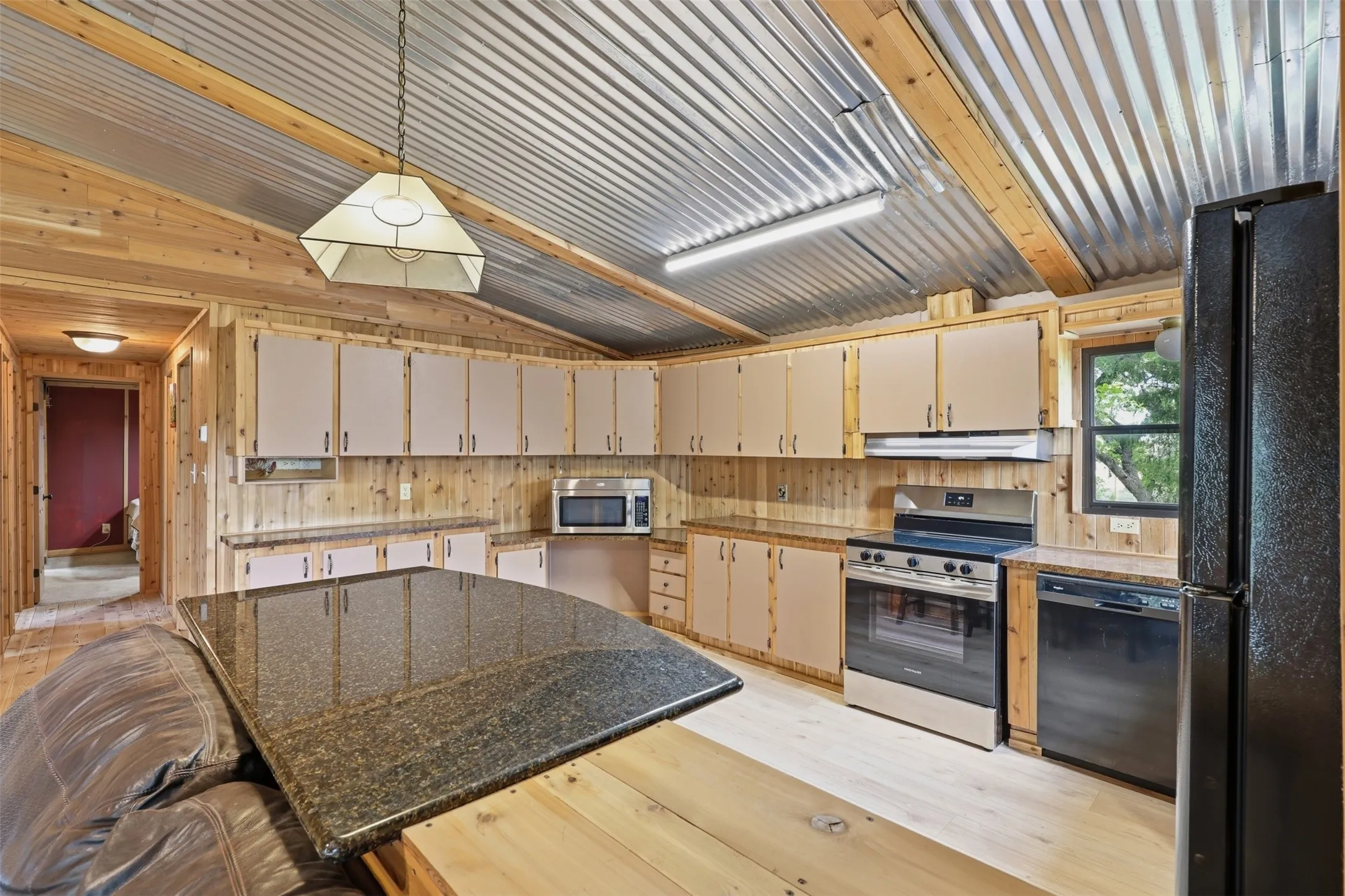 Farm For Sale in Parker County , 591 Mcfarland Lane, Weatherford, Texas 76088, 3 Bedroom, 2 Bathroom, Garage spaces, 1,632 Sqft, built in 1983, Preowned, mls#21235478, Real Estate Agent in Weatherford, Homes For Sale in Parker county, Homes For Sale in Weatherford, Realtor in Weatherford Texas, Real Estate Brokerage Independent Realty Texas, Luminita Cordes Realtor