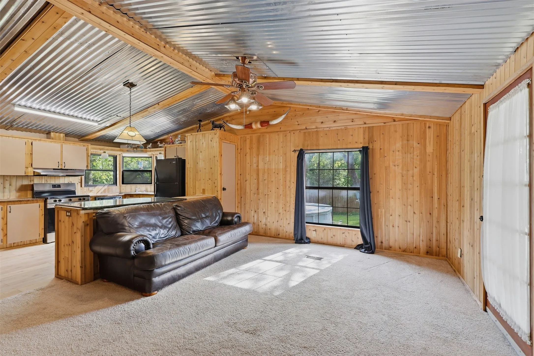 Farm For Sale in Parker County , 591 Mcfarland Lane, Weatherford, Texas 76088, 3 Bedroom, 2 Bathroom, Garage spaces, 1,632 Sqft, built in 1983, Preowned, mls#21235478, Real Estate Agent in Weatherford, Homes For Sale in Parker county, Homes For Sale in Weatherford, Realtor in Weatherford Texas, Real Estate Brokerage Independent Realty Texas, Luminita Cordes Realtor