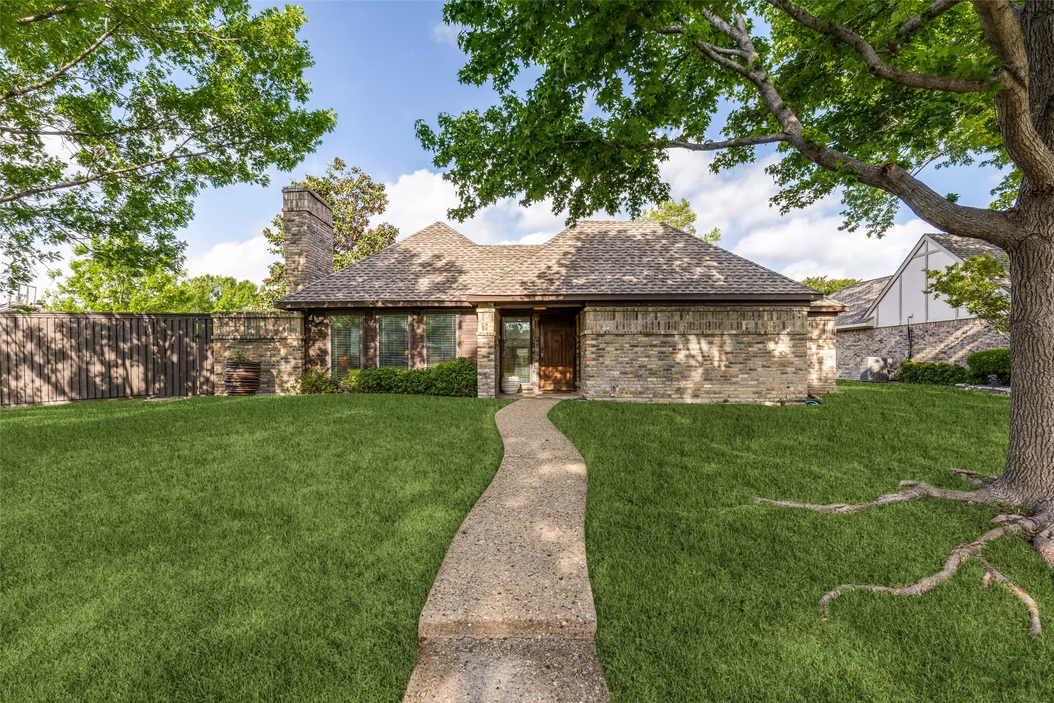 Single Family Residence For Sale in Collin County , 5021 Norfolk Drive, Plano, Texas 75023, 3 Bedroom, 2 Bathroom, 2 Garage spaces, 2,114 Sqft, built in 1981, mls#21236861, Real Estate Agent in Plano, Homes For Sale in Collin county, Homes For Sale in Plano, Realtor in Plano Texas, Real Estate Brokerage Independent Realty Texas, Luminita Cordes Realtor