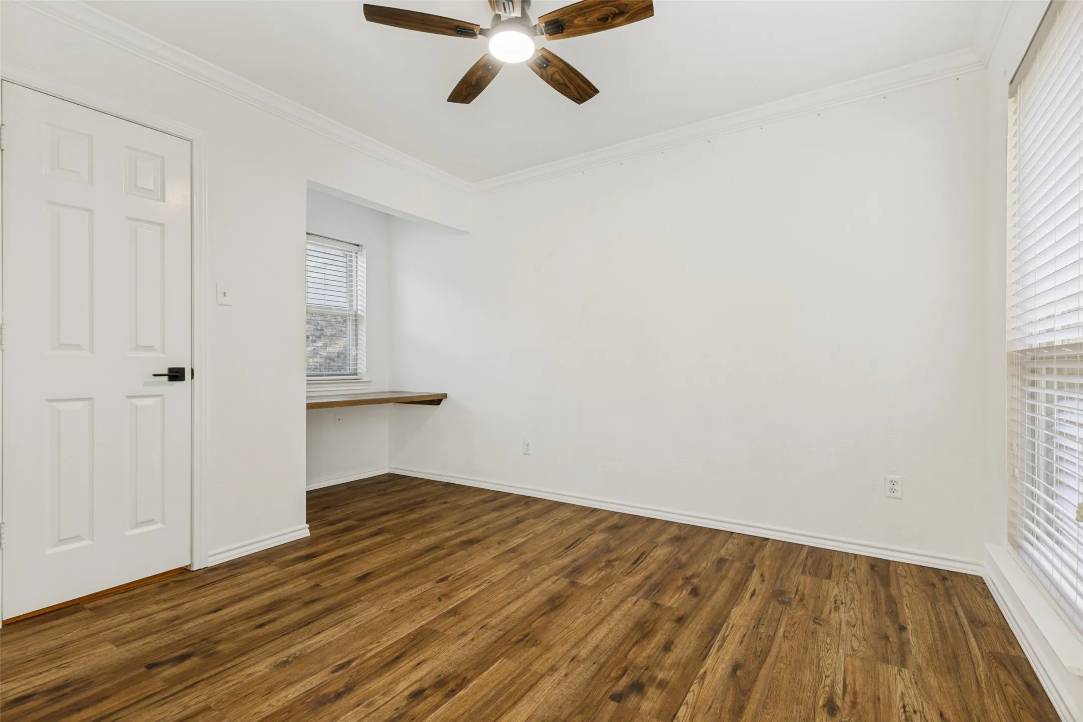 Second Bedroom with built-in Desk for your Children to do their homework or to use as a home office.