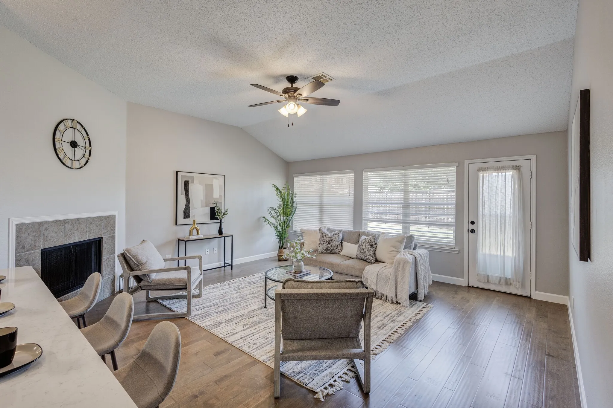 Single Family Residence For Sale in Dallas County , 7218 Compass Point Drive, Rowlett, Texas 75089, 4 Bedroom, 2 Bathroom, 2 Garage spaces, 2,564 Sqft, built in 2003, mls#21236892, Real Estate Agent in Rowlett, Homes For Sale in Dallas county, Homes For Sale in Rowlett, Realtor in Rowlett Texas, Real Estate Brokerage Independent Realty Texas, Luminita Cordes Realtor