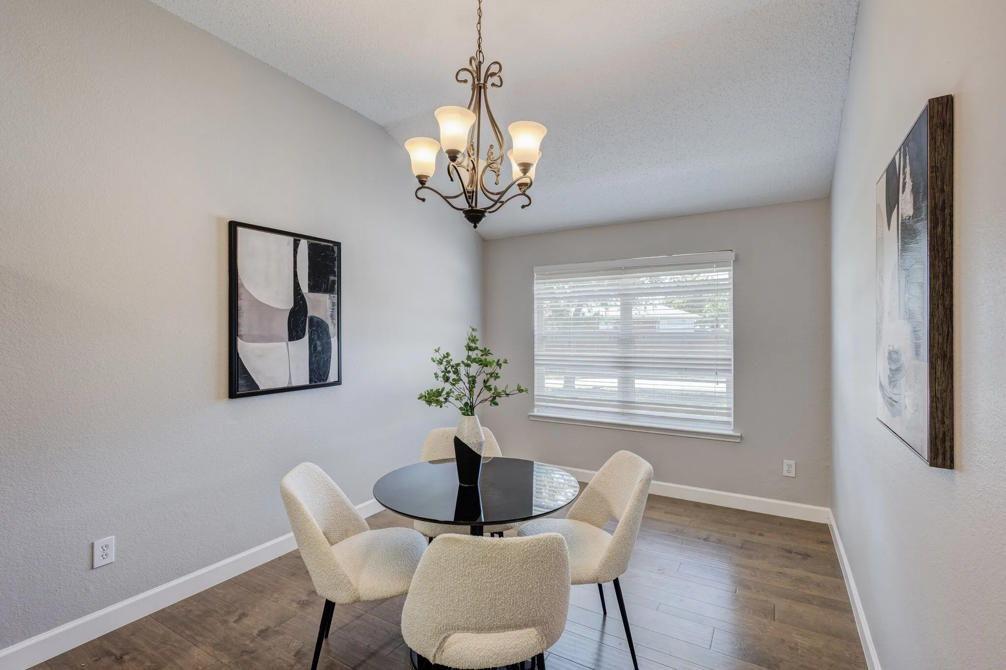 Single Family Residence For Sale in Dallas County , 7218 Compass Point Drive, Rowlett, Texas 75089, 4 Bedroom, 2 Bathroom, 2 Garage spaces, 2,564 Sqft, built in 2003, mls#21236892, Real Estate Agent in Rowlett, Homes For Sale in Dallas county, Homes For Sale in Rowlett, Realtor in Rowlett Texas, Real Estate Brokerage Independent Realty Texas, Luminita Cordes Realtor