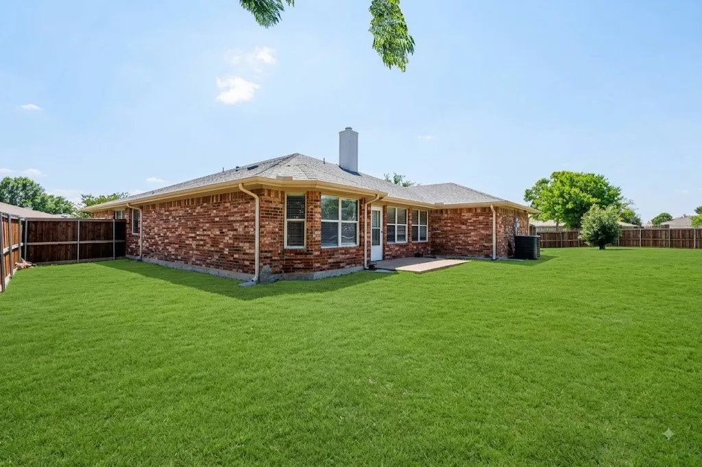Single Family Residence For Sale in Dallas County , 7218 Compass Point Drive, Rowlett, Texas 75089, 4 Bedroom, 2 Bathroom, 2 Garage spaces, 2,564 Sqft, built in 2003, mls#21236892, Real Estate Agent in Rowlett, Homes For Sale in Dallas county, Homes For Sale in Rowlett, Realtor in Rowlett Texas, Real Estate Brokerage Independent Realty Texas, Luminita Cordes Realtor