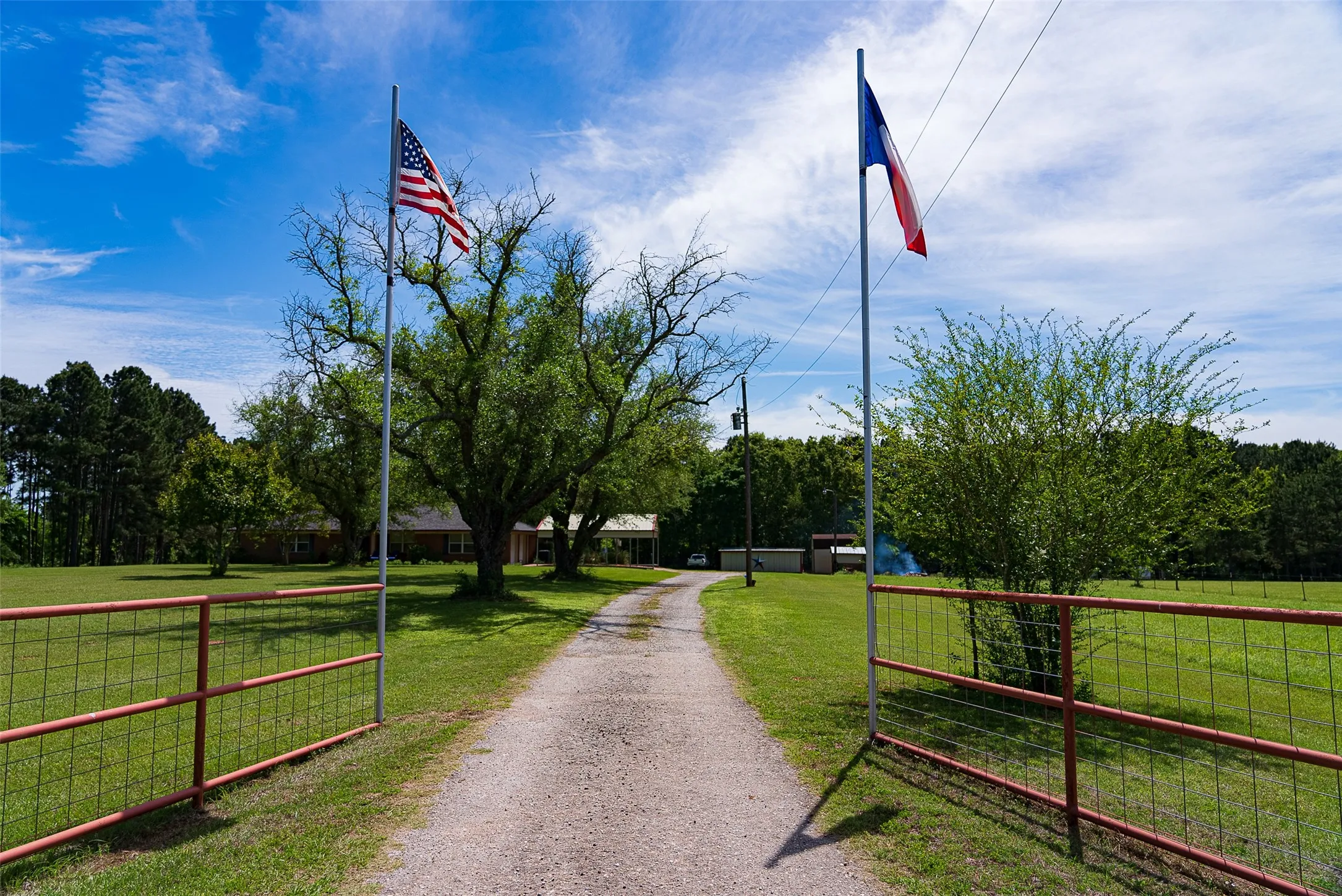 Farm For Sale in Anderson County , 2029 W State Highway 294, Elkhart, Texas 75839, 3 Bedroom, 3 Bathroom, 2 Garage spaces, 1,700 Sqft, built in 1967, Preowned, Price $490,000, mls#21236753, Real Estate Agent in Elkhart, Homes For Sale in Anderson county, Homes For Sale in Elkhart, Realtor in Elkhart Texas, Real Estate Brokerage Independent Realty Texas, Luminita Cordes Realtor