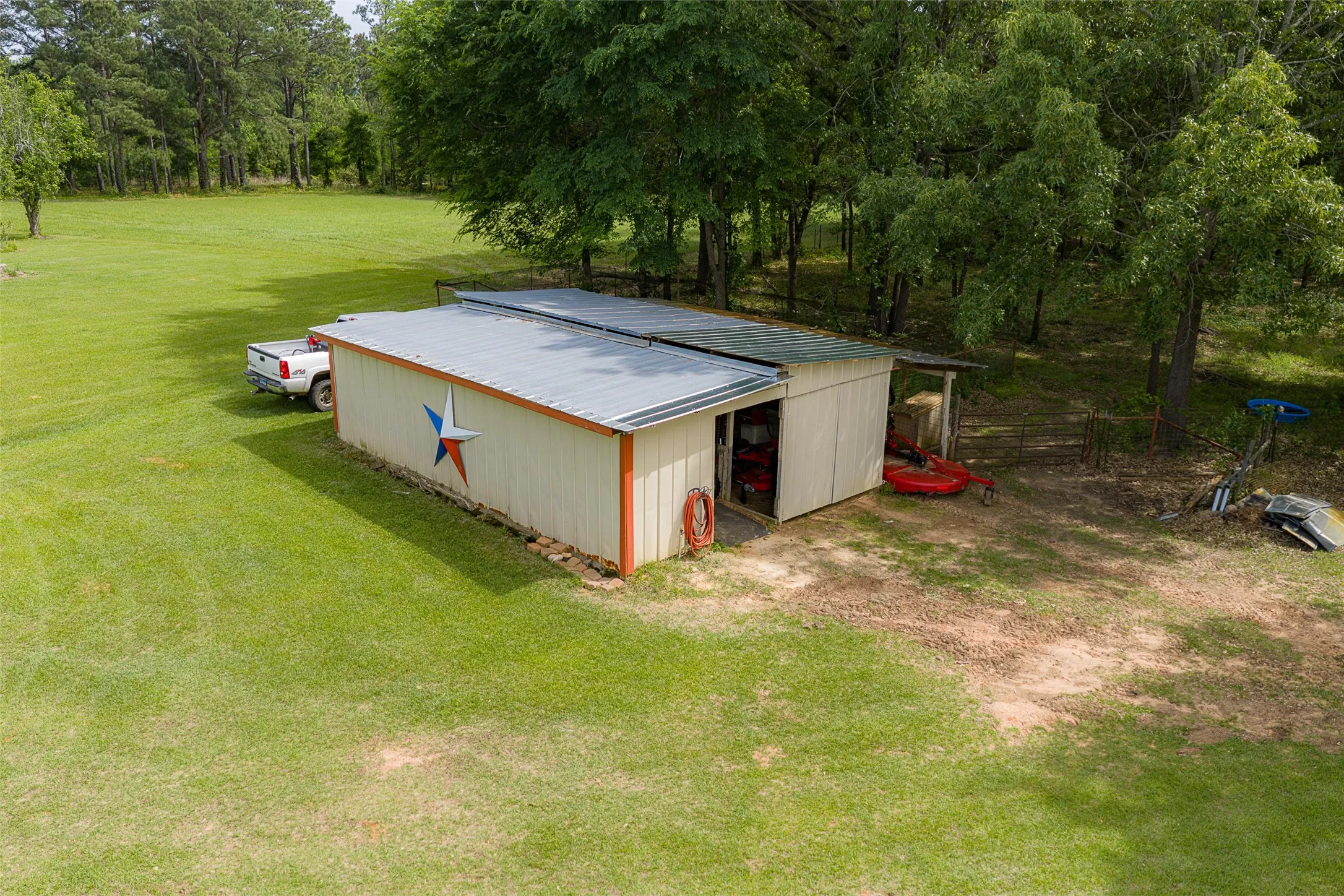 Farm For Sale in Anderson County , 2029 W State Highway 294, Elkhart, Texas 75839, 3 Bedroom, 3 Bathroom, 2 Garage spaces, 1,700 Sqft, built in 1967, Preowned, Price $490,000, mls#21236753, Real Estate Agent in Elkhart, Homes For Sale in Anderson county, Homes For Sale in Elkhart, Realtor in Elkhart Texas, Real Estate Brokerage Independent Realty Texas, Luminita Cordes Realtor