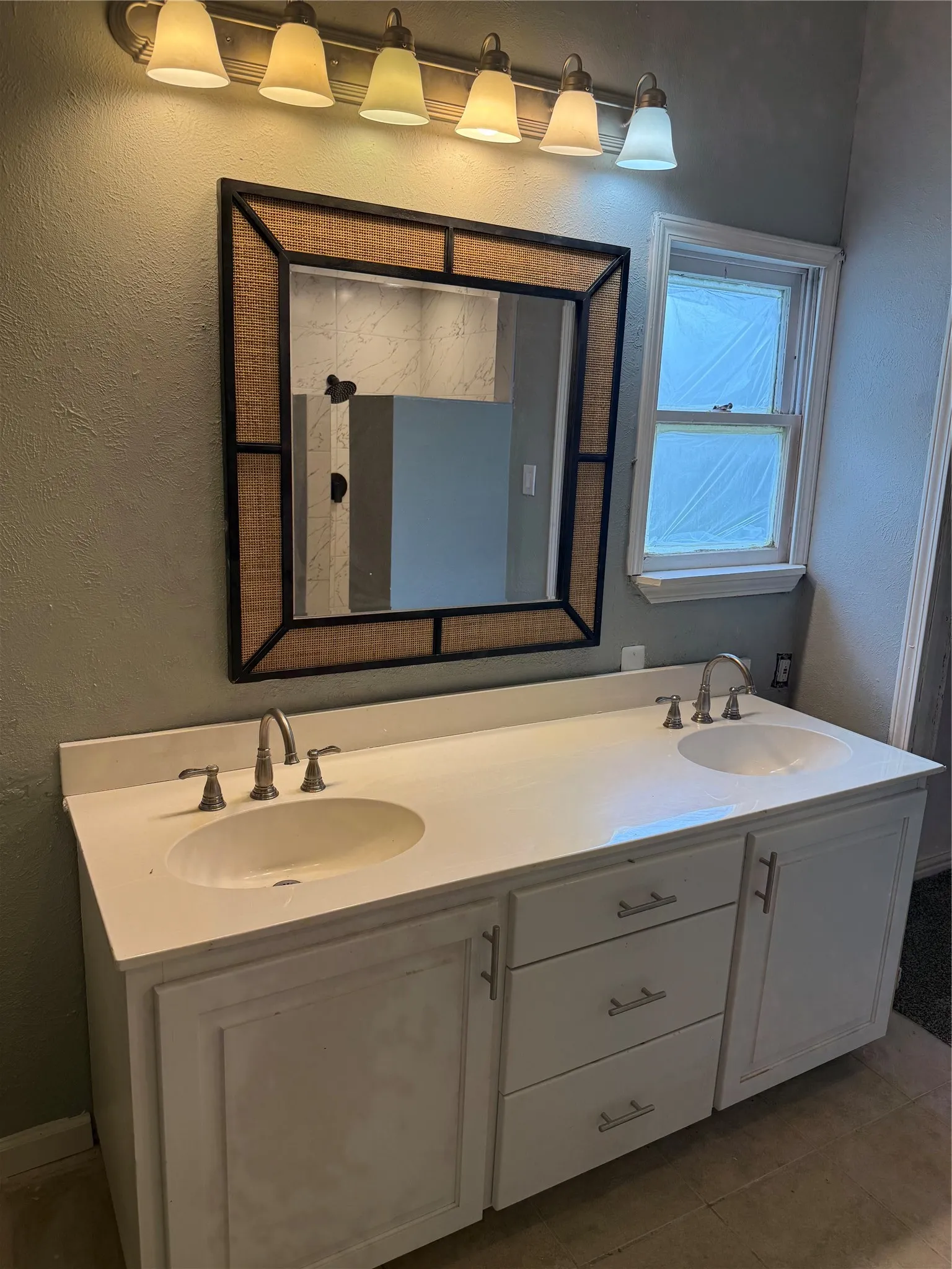 Single Family Residence For Sale in Dallas County , 910 Pampa Drive, Mesquite, Texas 75149, 3 Bedrooms, 2 Bathrooms, Garage spaces, 1,709 Sqft, built in 1958, Price $224,000, mls#21236914, Real Estate Agent in Mesquite, Homes For Sale in Dallas county, Homes For Sale in Mesquite, Realtor in Mesquite Texas, Real Estate Brokerage Independent Realty Texas, Luminita Cordes Realtor