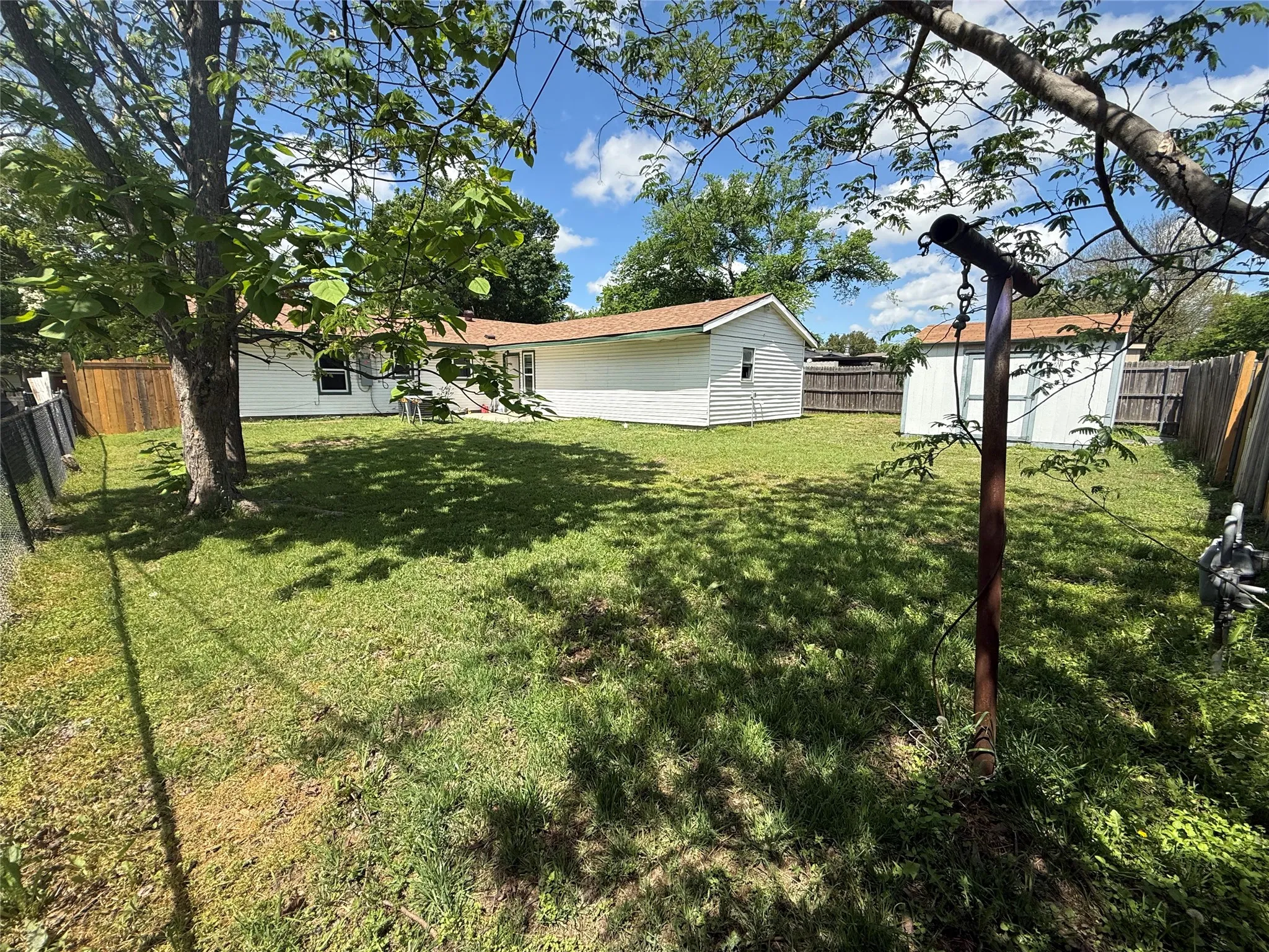 Single Family Residence For Sale in Dallas County , 910 Pampa Drive, Mesquite, Texas 75149, 3 Bedrooms, 2 Bathrooms, Garage spaces, 1,709 Sqft, built in 1958, Price $224,000, mls#21236914, Real Estate Agent in Mesquite, Homes For Sale in Dallas county, Homes For Sale in Mesquite, Realtor in Mesquite Texas, Real Estate Brokerage Independent Realty Texas, Luminita Cordes Realtor