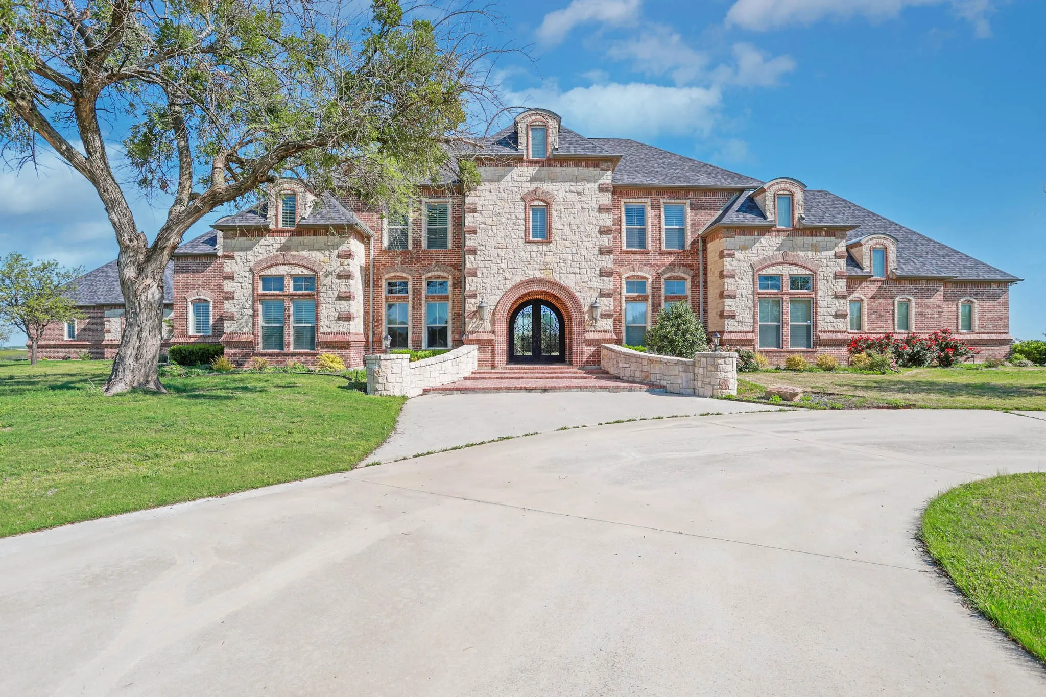 Farm For Sale in Denton County , 1200 Mc Reynolds, Sanger, Texas 76266, 5 Bedrooms, 8 Bathrooms, 4 Garage spaces, 10,585 Sqft, built in 2008, Price $7,500,000, mls#21236917, Real Estate Agent in Sanger, Homes For Sale in Denton county, Homes For Sale in Sanger, Realtor in Sanger Texas, Real Estate Brokerage Independent Realty Texas, Luminita Cordes Realtor