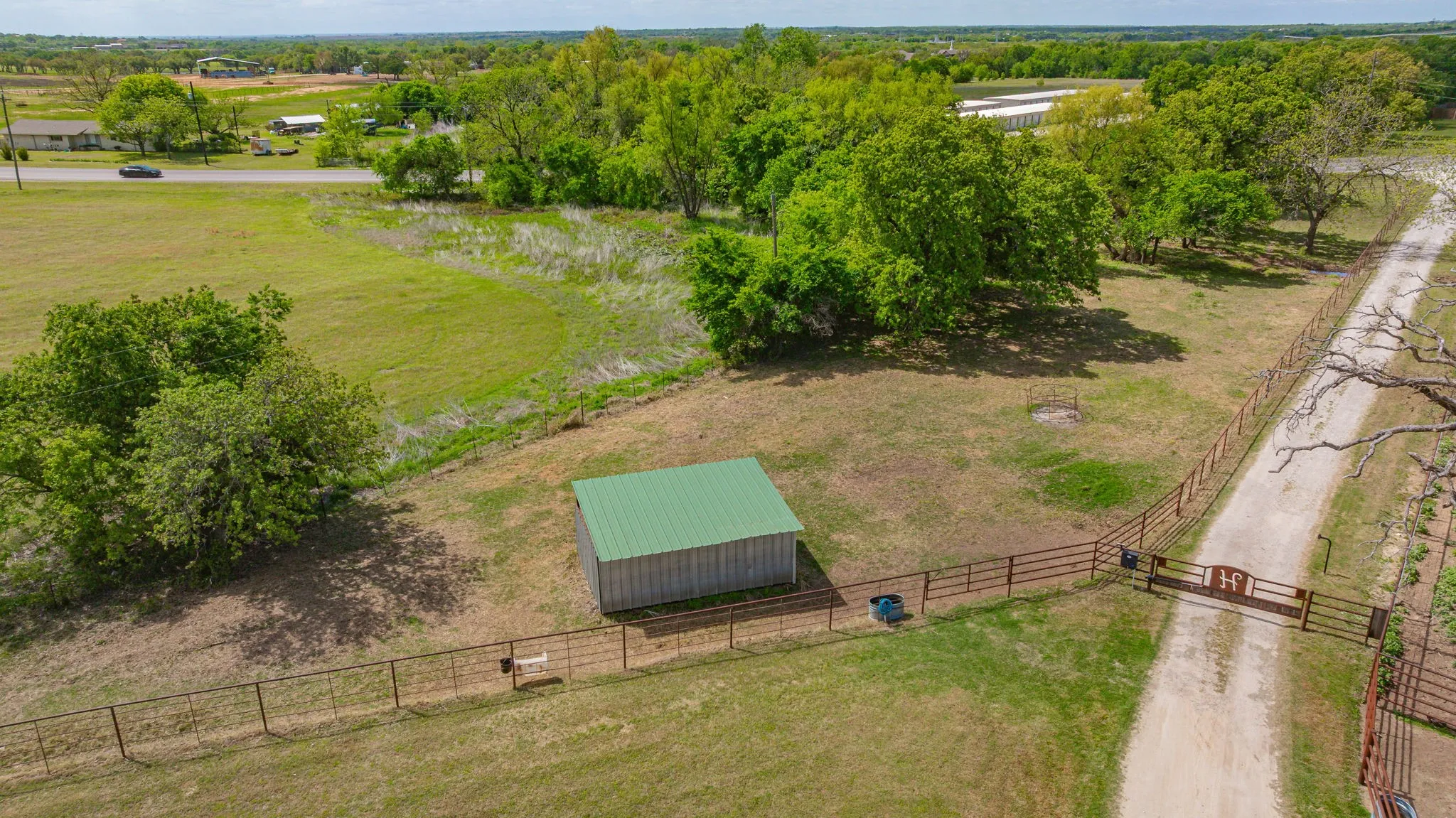 Farm For Sale in Erath County , 1705 US Highway 67, Stephenville, Texas 76401, 3 Bedroom, 2 Bathroom, 2 Garage spaces, 2,829 Sqft, built in 1963, mls#21235991, Real Estate Agent in Stephenville, Homes For Sale in Erath county, Homes For Sale in Stephenville, Realtor in Stephenville Texas, Real Estate Brokerage Independent Realty Texas, Luminita Cordes Realtor