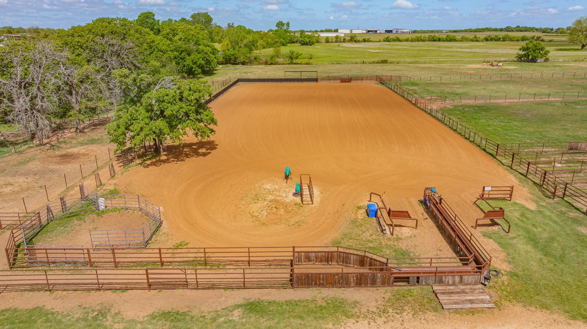 Farm For Sale in Erath County , 1705 US Highway 67, Stephenville, Texas 76401, 3 Bedroom, 2 Bathroom, 2 Garage spaces, 2,829 Sqft, built in 1963, mls#21235991, Real Estate Agent in Stephenville, Homes For Sale in Erath county, Homes For Sale in Stephenville, Realtor in Stephenville Texas, Real Estate Brokerage Independent Realty Texas, Luminita Cordes Realtor