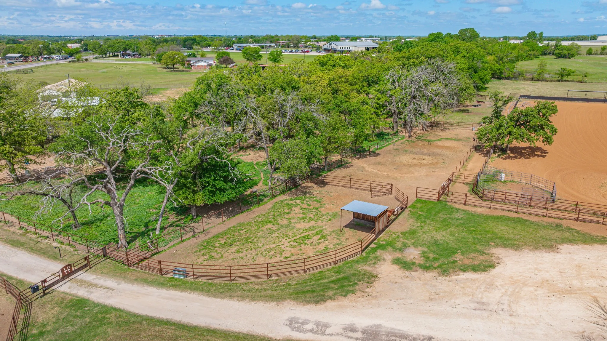 Farm For Sale in Erath County , 1705 US Highway 67, Stephenville, Texas 76401, 3 Bedroom, 2 Bathroom, 2 Garage spaces, 2,829 Sqft, built in 1963, mls#21235991, Real Estate Agent in Stephenville, Homes For Sale in Erath county, Homes For Sale in Stephenville, Realtor in Stephenville Texas, Real Estate Brokerage Independent Realty Texas, Luminita Cordes Realtor