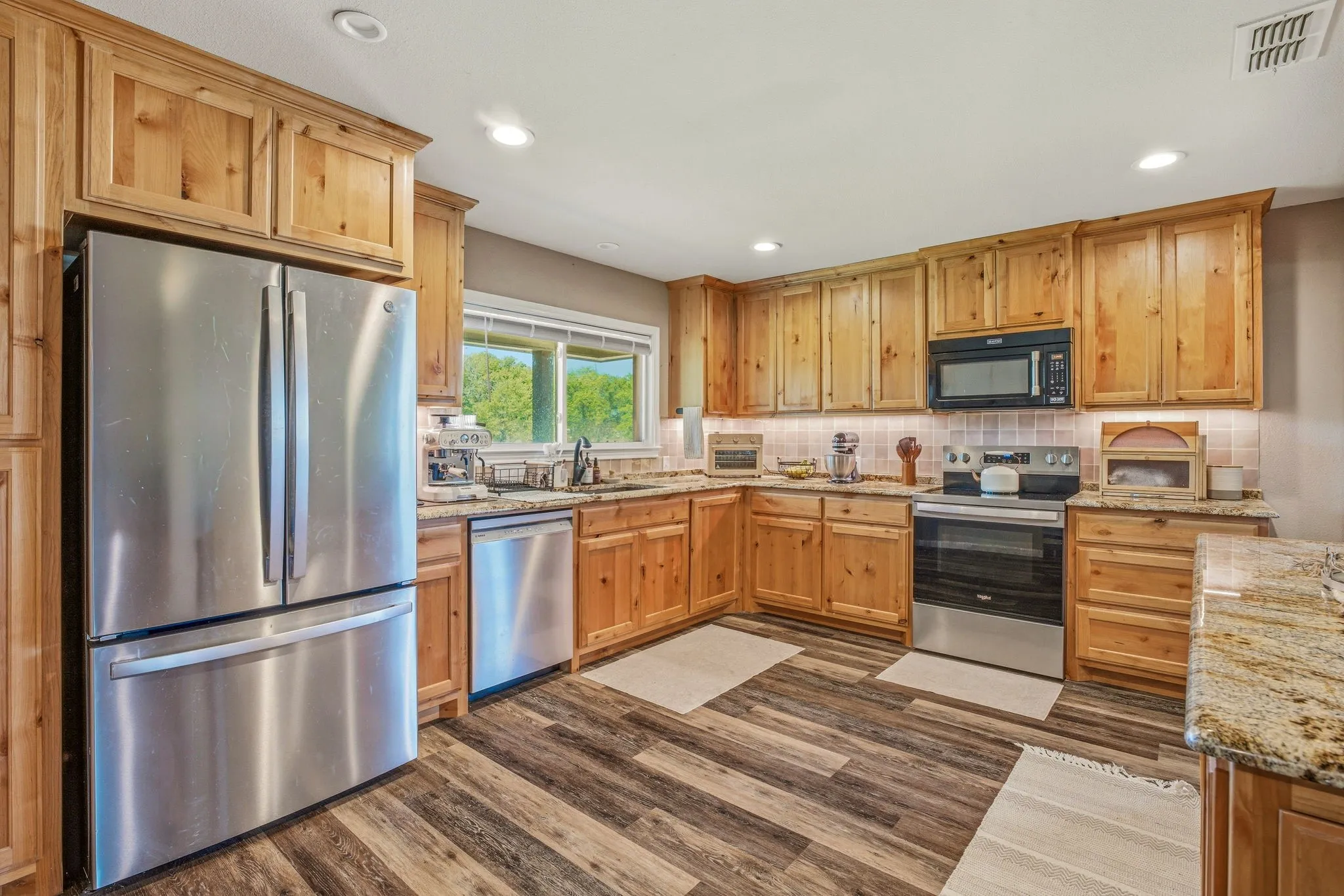 Farm For Sale in Erath County , 1705 US Highway 67, Stephenville, Texas 76401, 3 Bedroom, 2 Bathroom, 2 Garage spaces, 2,829 Sqft, built in 1963, mls#21235991, Real Estate Agent in Stephenville, Homes For Sale in Erath county, Homes For Sale in Stephenville, Realtor in Stephenville Texas, Real Estate Brokerage Independent Realty Texas, Luminita Cordes Realtor