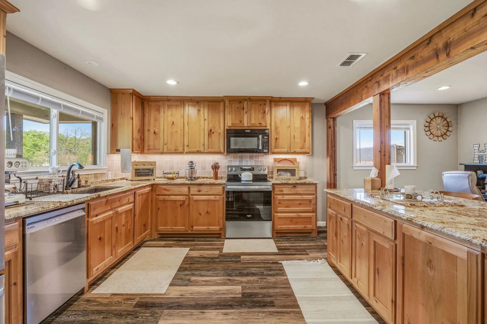 Farm For Sale in Erath County , 1705 US Highway 67, Stephenville, Texas 76401, 3 Bedroom, 2 Bathroom, 2 Garage spaces, 2,829 Sqft, built in 1963, mls#21235991, Real Estate Agent in Stephenville, Homes For Sale in Erath county, Homes For Sale in Stephenville, Realtor in Stephenville Texas, Real Estate Brokerage Independent Realty Texas, Luminita Cordes Realtor