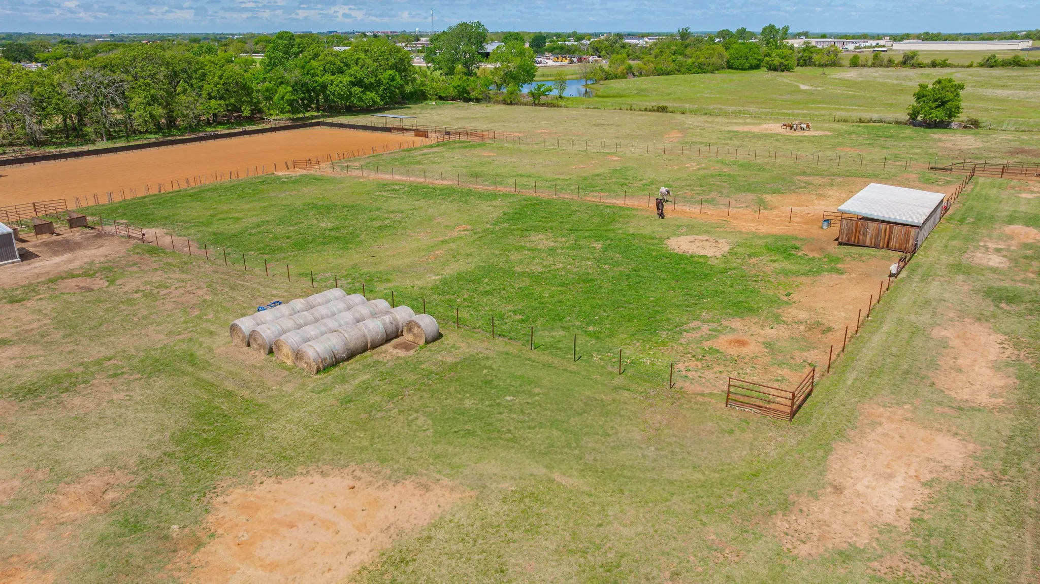 Farm For Sale in Erath County , 1705 US Highway 67, Stephenville, Texas 76401, 3 Bedroom, 2 Bathroom, 2 Garage spaces, 2,829 Sqft, built in 1963, mls#21235991, Real Estate Agent in Stephenville, Homes For Sale in Erath county, Homes For Sale in Stephenville, Realtor in Stephenville Texas, Real Estate Brokerage Independent Realty Texas, Luminita Cordes Realtor