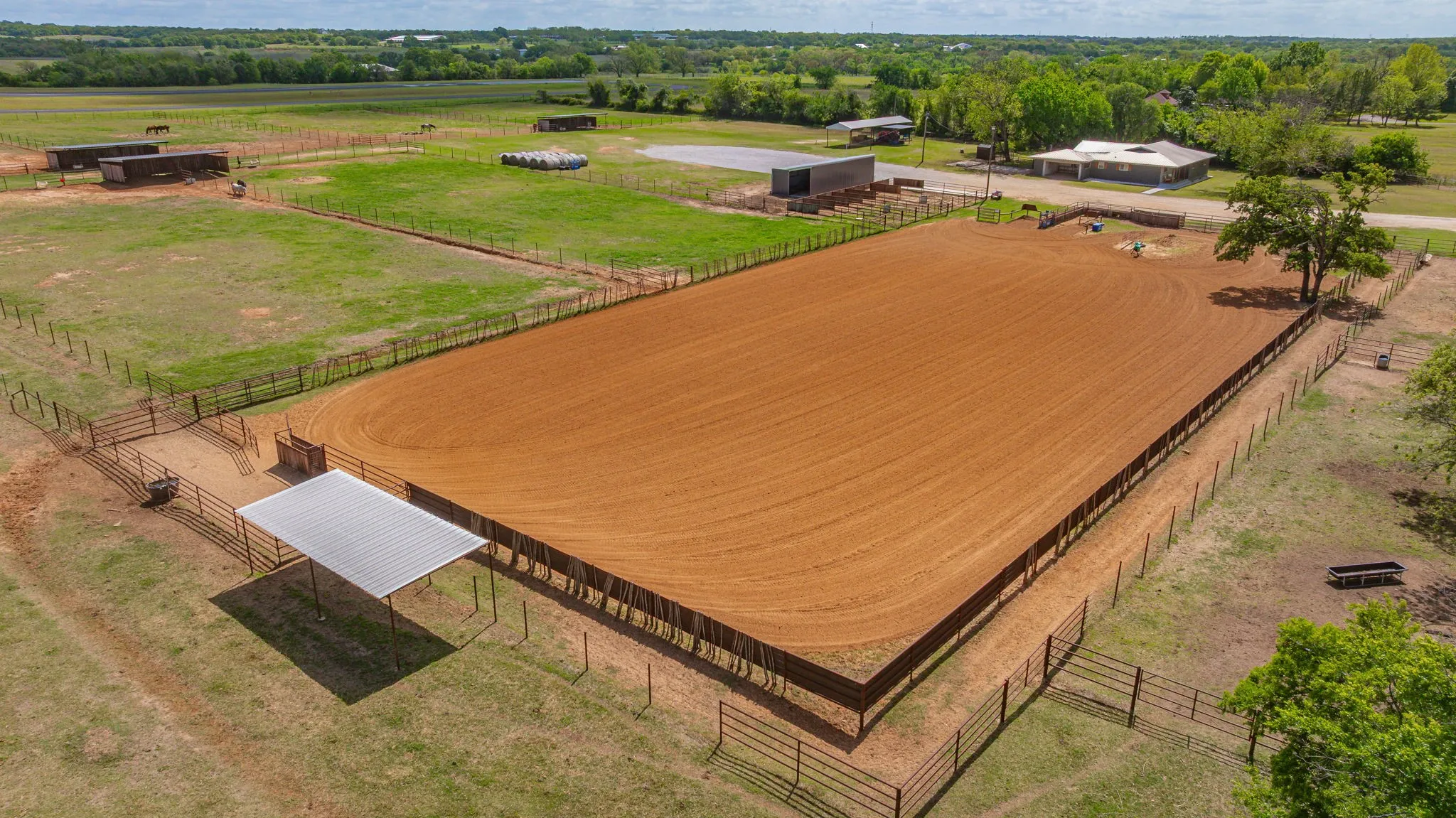 Farm For Sale in Erath County , 1705 US Highway 67, Stephenville, Texas 76401, 3 Bedroom, 2 Bathroom, 2 Garage spaces, 2,829 Sqft, built in 1963, mls#21235991, Real Estate Agent in Stephenville, Homes For Sale in Erath county, Homes For Sale in Stephenville, Realtor in Stephenville Texas, Real Estate Brokerage Independent Realty Texas, Luminita Cordes Realtor