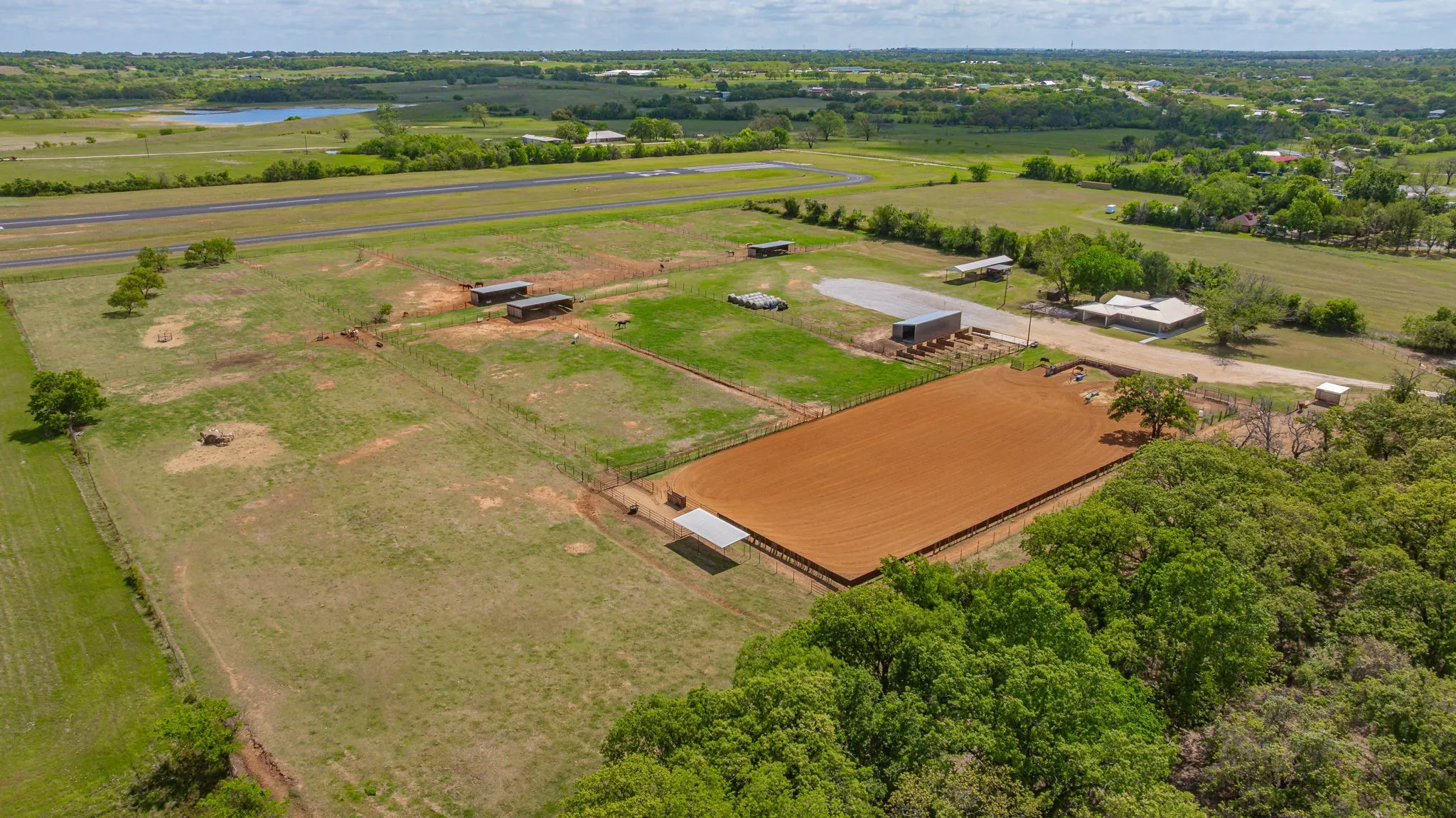 Farm For Sale in Erath County , 1705 US Highway 67, Stephenville, Texas 76401, 3 Bedroom, 2 Bathroom, 2 Garage spaces, 2,829 Sqft, built in 1963, mls#21235991, Real Estate Agent in Stephenville, Homes For Sale in Erath county, Homes For Sale in Stephenville, Realtor in Stephenville Texas, Real Estate Brokerage Independent Realty Texas, Luminita Cordes Realtor