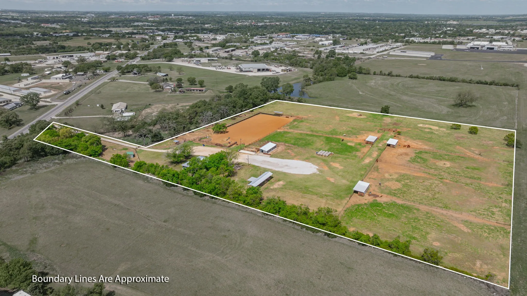 Farm For Sale in Erath County , 1705 US Highway 67, Stephenville, Texas 76401, 3 Bedroom, 2 Bathroom, 2 Garage spaces, 2,829 Sqft, built in 1963, mls#21235991, Real Estate Agent in Stephenville, Homes For Sale in Erath county, Homes For Sale in Stephenville, Realtor in Stephenville Texas, Real Estate Brokerage Independent Realty Texas, Luminita Cordes Realtor