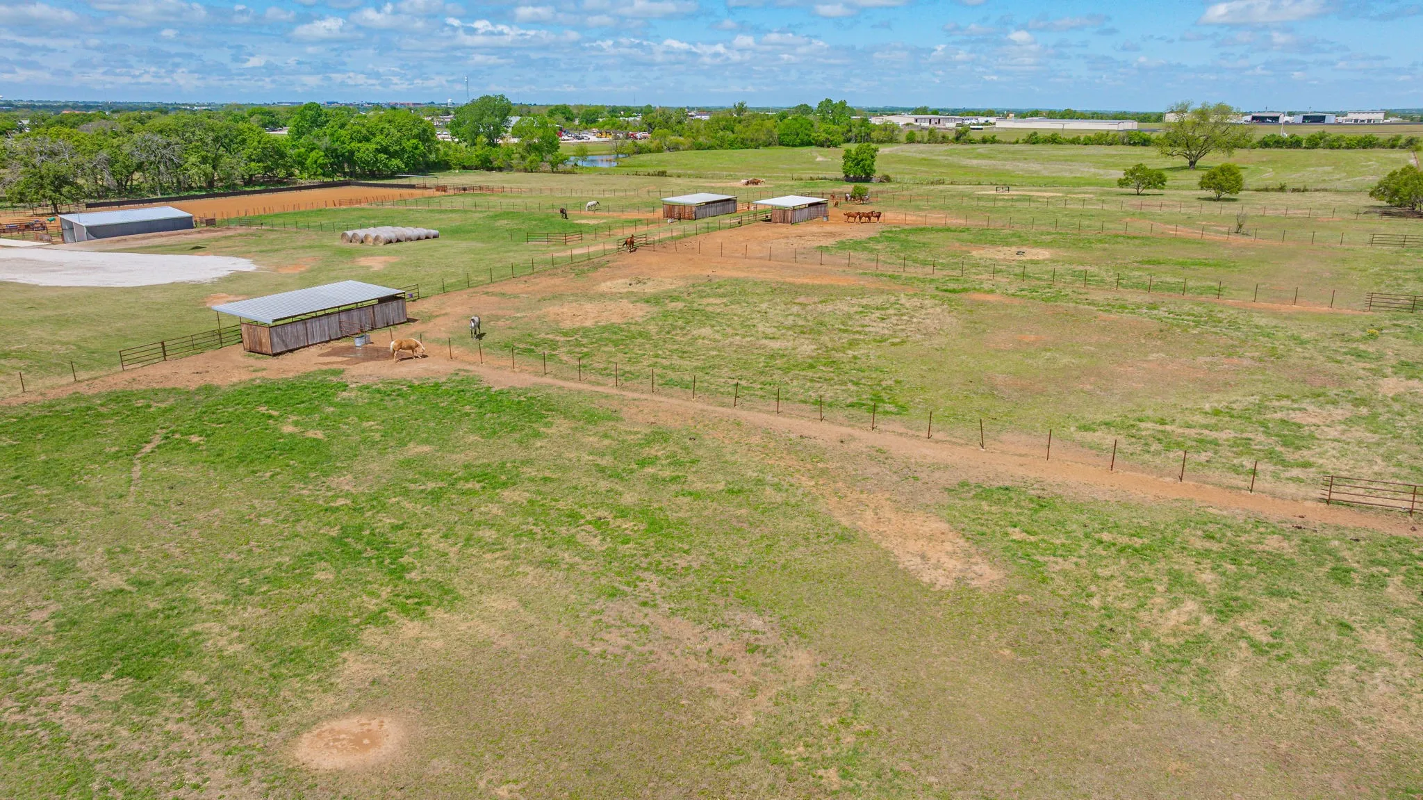 Farm For Sale in Erath County , 1705 US Highway 67, Stephenville, Texas 76401, 3 Bedroom, 2 Bathroom, 2 Garage spaces, 2,829 Sqft, built in 1963, mls#21235991, Real Estate Agent in Stephenville, Homes For Sale in Erath county, Homes For Sale in Stephenville, Realtor in Stephenville Texas, Real Estate Brokerage Independent Realty Texas, Luminita Cordes Realtor
