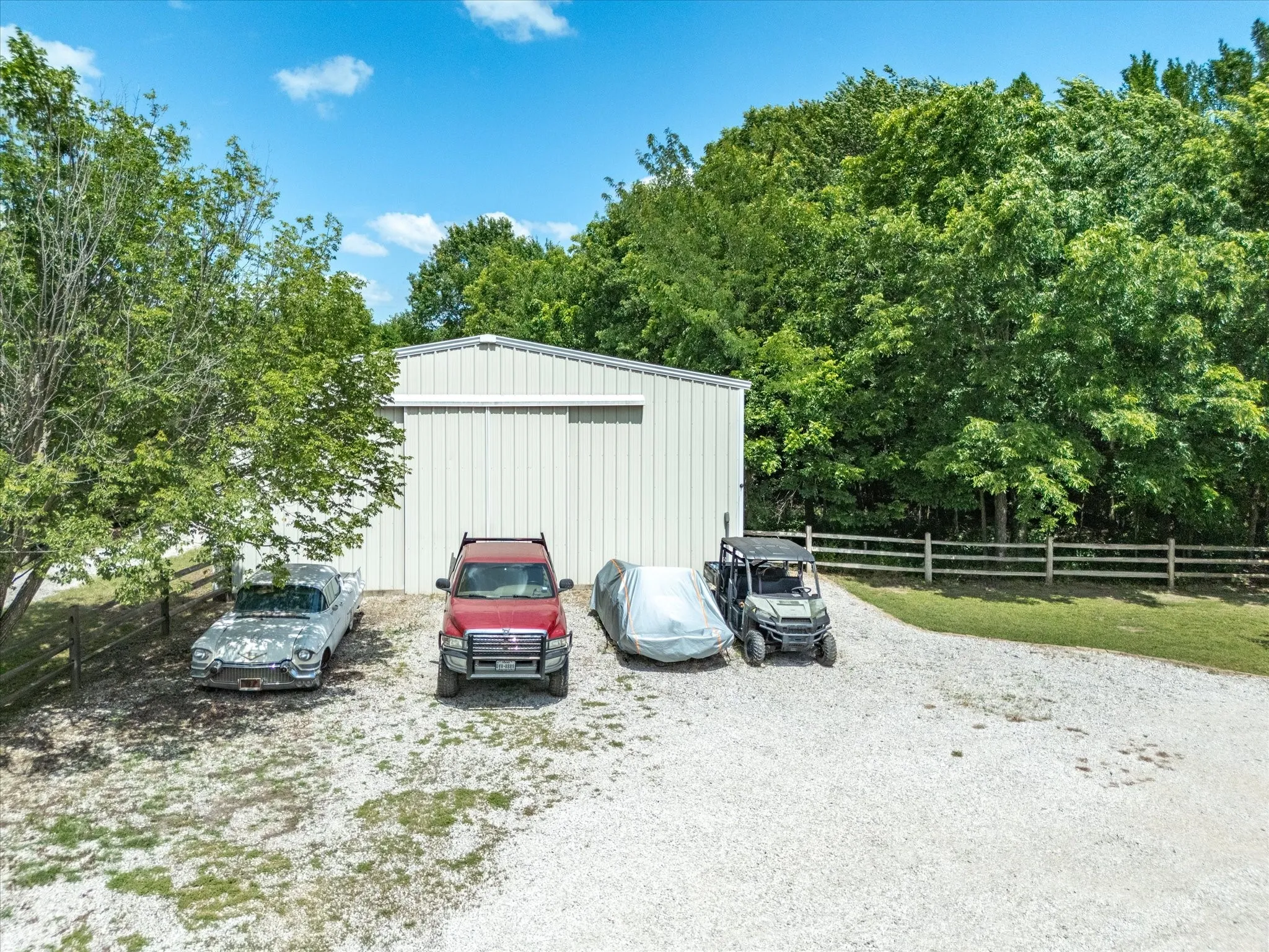 Single Family Residence For Sale in Wise County , 205 PR 2194, Decatur, Texas 76234, 4 Bedroom, 4 Bathroom, 2 Garage spaces, 3,180 Sqft, built in 2000, Preowned, mls#21235295, Real Estate Agent in Decatur, Homes For Sale in Wise county, Homes For Sale in Decatur, Realtor in Decatur Texas, Real Estate Brokerage Independent Realty Texas, Luminita Cordes Realtor