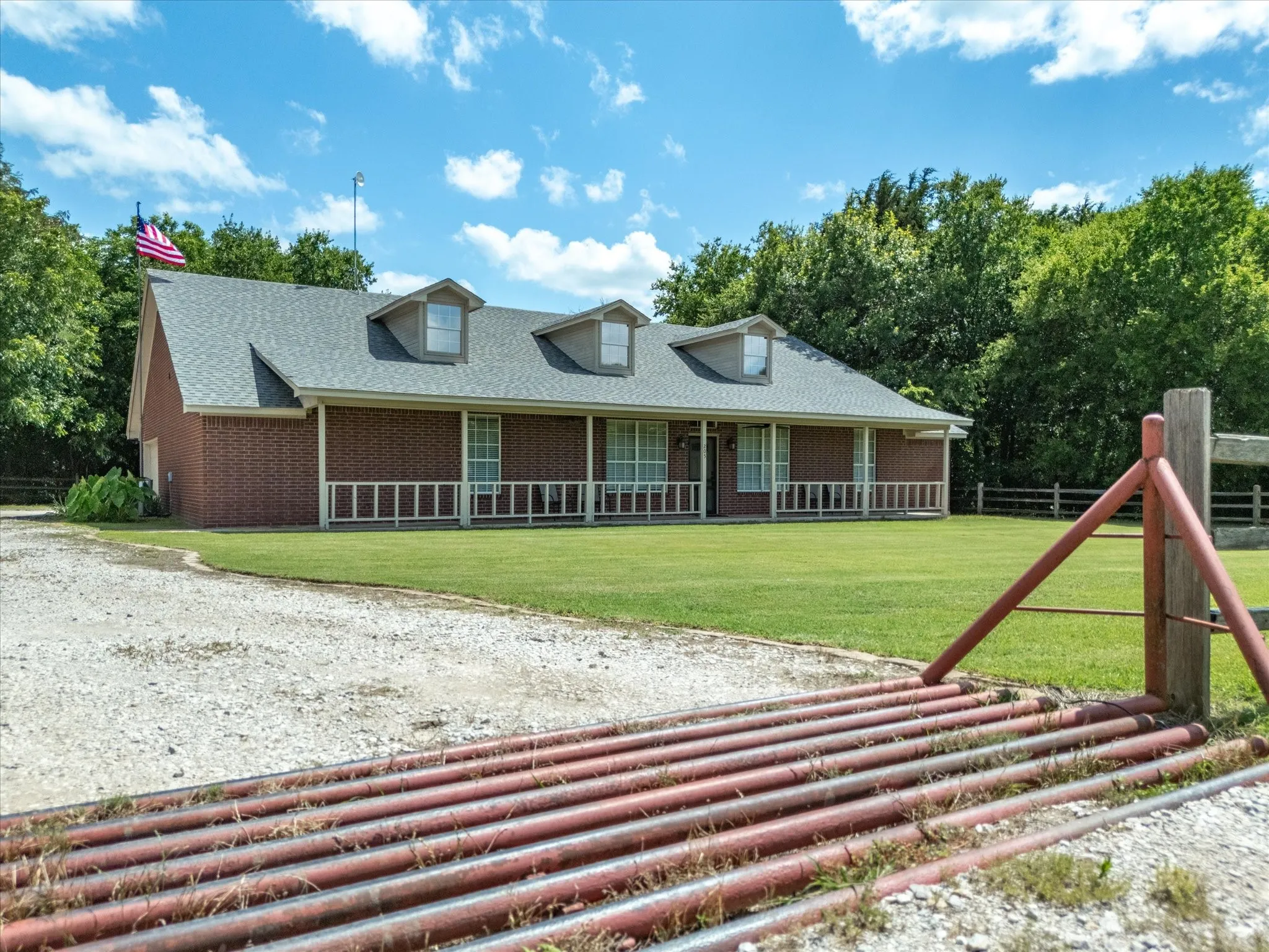 Single Family Residence For Sale in Wise County , 205 PR 2194, Decatur, Texas 76234, 4 Bedroom, 4 Bathroom, 2 Garage spaces, 3,180 Sqft, built in 2000, Preowned, mls#21235295, Real Estate Agent in Decatur, Homes For Sale in Wise county, Homes For Sale in Decatur, Realtor in Decatur Texas, Real Estate Brokerage Independent Realty Texas, Luminita Cordes Realtor