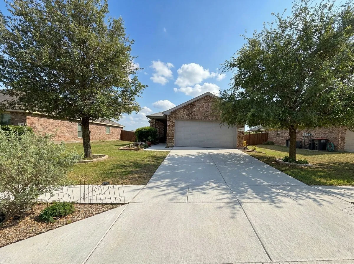 Single Family Residence For Sale in Collin County , 120 Chalk Road, Anna, Texas 75409, 3 Bedroom, 2 Bathroom, 2 Garage spaces, 1,260 Sqft, built in 2012, Preowned, mls#21233331, Real Estate Agent in Anna, Homes For Sale in Collin county, Homes For Sale in Anna, Realtor in Anna Texas, Real Estate Brokerage Independent Realty Texas, Luminita Cordes Realtor