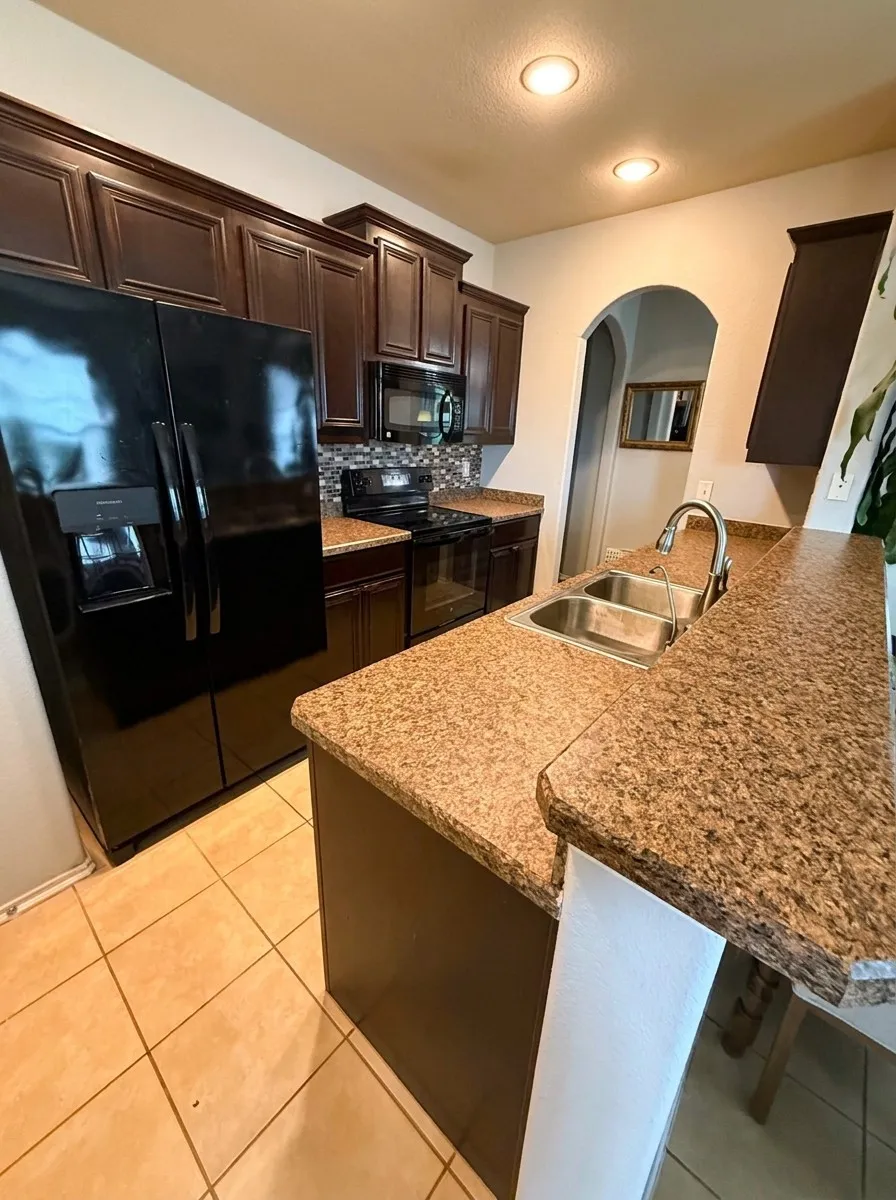Single Family Residence For Sale in Collin County , 120 Chalk Road, Anna, Texas 75409, 3 Bedroom, 2 Bathroom, 2 Garage spaces, 1,260 Sqft, built in 2012, Preowned, mls#21233331, Real Estate Agent in Anna, Homes For Sale in Collin county, Homes For Sale in Anna, Realtor in Anna Texas, Real Estate Brokerage Independent Realty Texas, Luminita Cordes Realtor