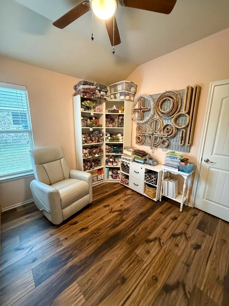 Single Family Residence For Sale in Collin County , 120 Chalk Road, Anna, Texas 75409, 3 Bedroom, 2 Bathroom, 2 Garage spaces, 1,260 Sqft, built in 2012, Preowned, mls#21233331, Real Estate Agent in Anna, Homes For Sale in Collin county, Homes For Sale in Anna, Realtor in Anna Texas, Real Estate Brokerage Independent Realty Texas, Luminita Cordes Realtor