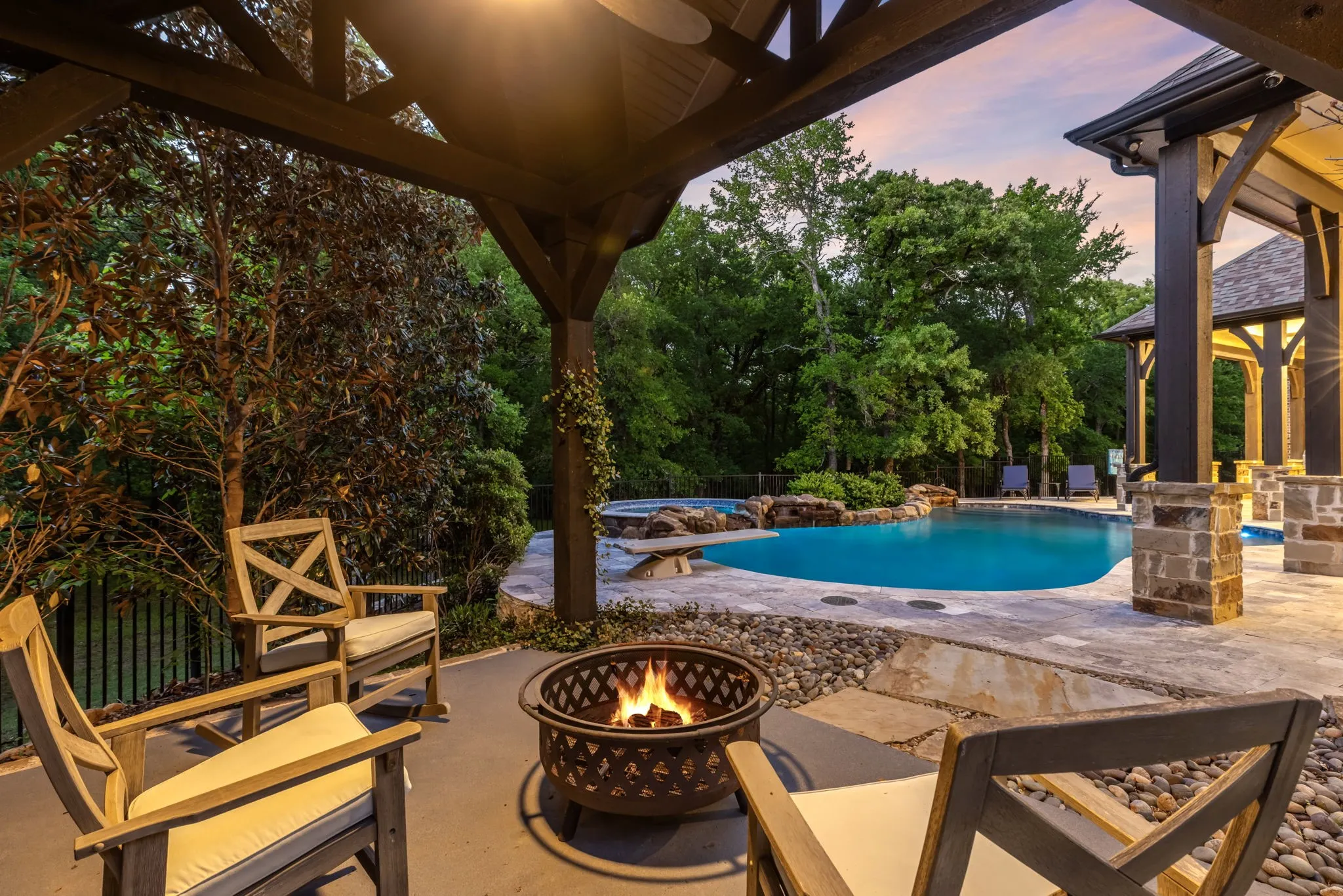 Single Family Residence For Sale in Denton County , 521 W Waters Edge Way, Oak Point, Texas 75068, 4 Bedroom, 4 Bathroom, 5 Garage spaces, 6,083 Sqft, built in 2018, Preowned, mls#21233589, Real Estate Agent in Oak Point, Homes For Sale in Denton county, Homes For Sale in Oak Point, Realtor in Oak Point Texas, Real Estate Brokerage Independent Realty Texas, Luminita Cordes Realtor