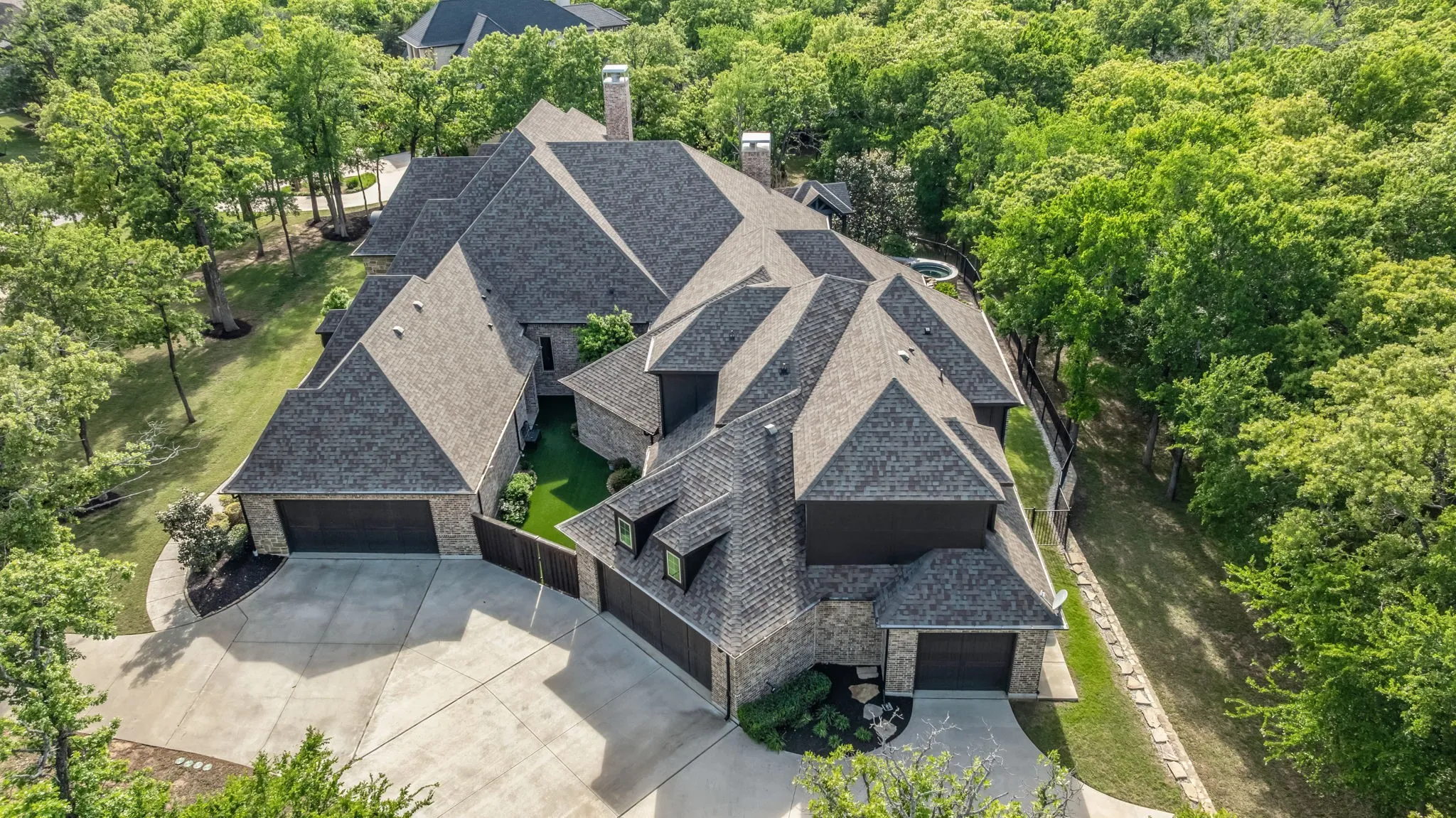 Single Family Residence For Sale in Denton County , 521 W Waters Edge Way, Oak Point, Texas 75068, 4 Bedroom, 4 Bathroom, 5 Garage spaces, 6,083 Sqft, built in 2018, Preowned, mls#21233589, Real Estate Agent in Oak Point, Homes For Sale in Denton county, Homes For Sale in Oak Point, Realtor in Oak Point Texas, Real Estate Brokerage Independent Realty Texas, Luminita Cordes Realtor