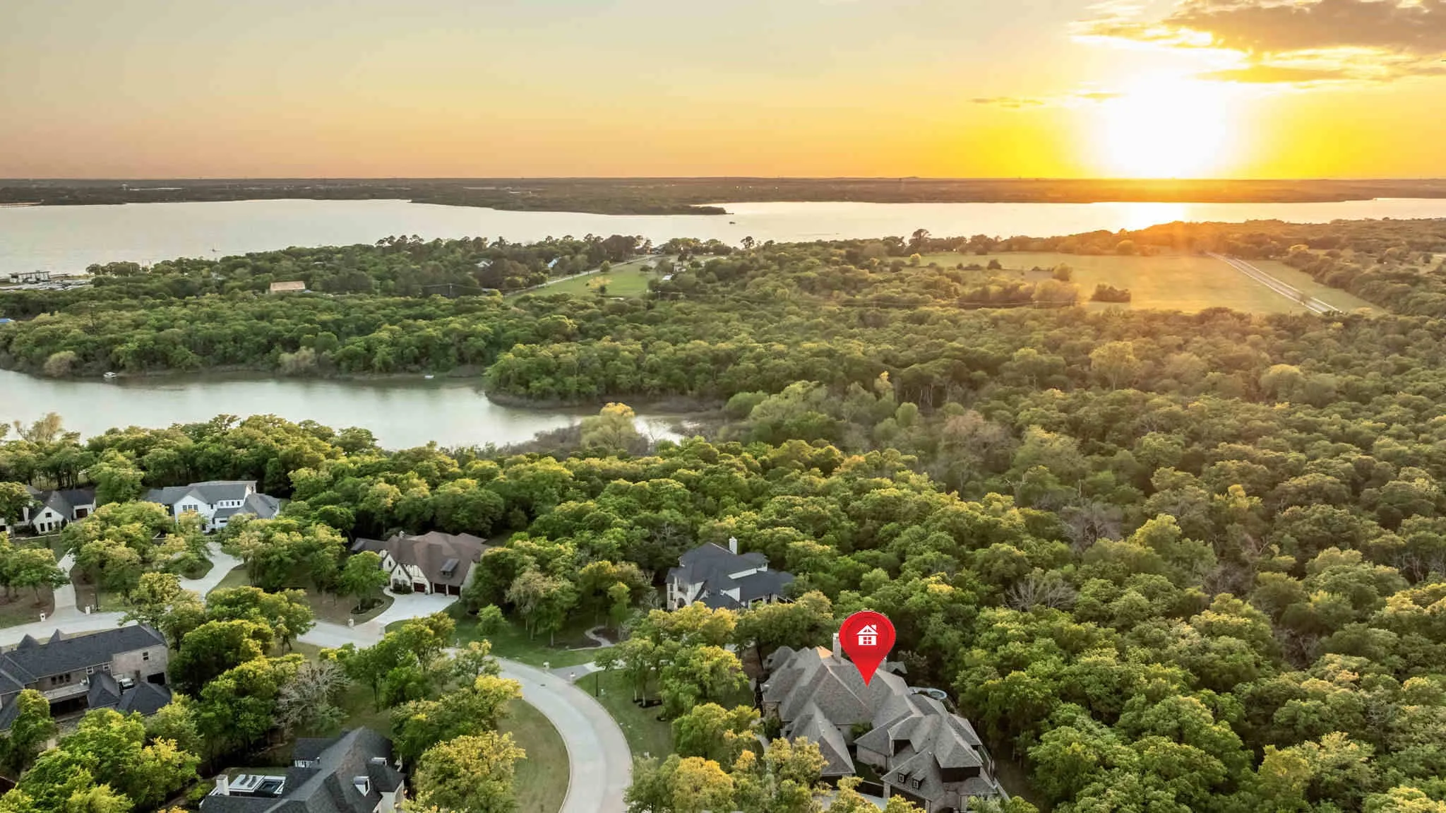 Single Family Residence For Sale in Denton County , 521 W Waters Edge Way, Oak Point, Texas 75068, 4 Bedroom, 4 Bathroom, 5 Garage spaces, 6,083 Sqft, built in 2018, Preowned, mls#21233589, Real Estate Agent in Oak Point, Homes For Sale in Denton county, Homes For Sale in Oak Point, Realtor in Oak Point Texas, Real Estate Brokerage Independent Realty Texas, Luminita Cordes Realtor