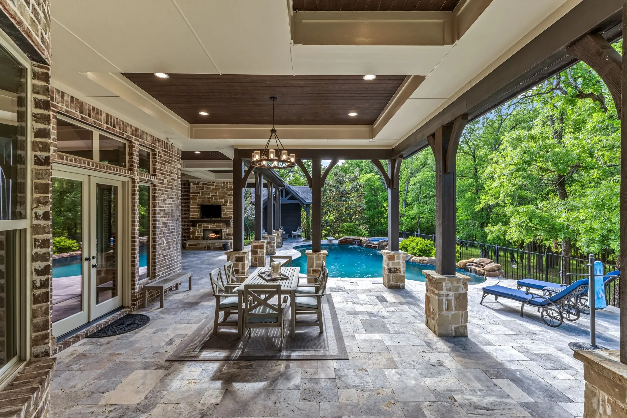 Single Family Residence For Sale in Denton County , 521 W Waters Edge Way, Oak Point, Texas 75068, 4 Bedroom, 4 Bathroom, 5 Garage spaces, 6,083 Sqft, built in 2018, Preowned, mls#21233589, Real Estate Agent in Oak Point, Homes For Sale in Denton county, Homes For Sale in Oak Point, Realtor in Oak Point Texas, Real Estate Brokerage Independent Realty Texas, Luminita Cordes Realtor