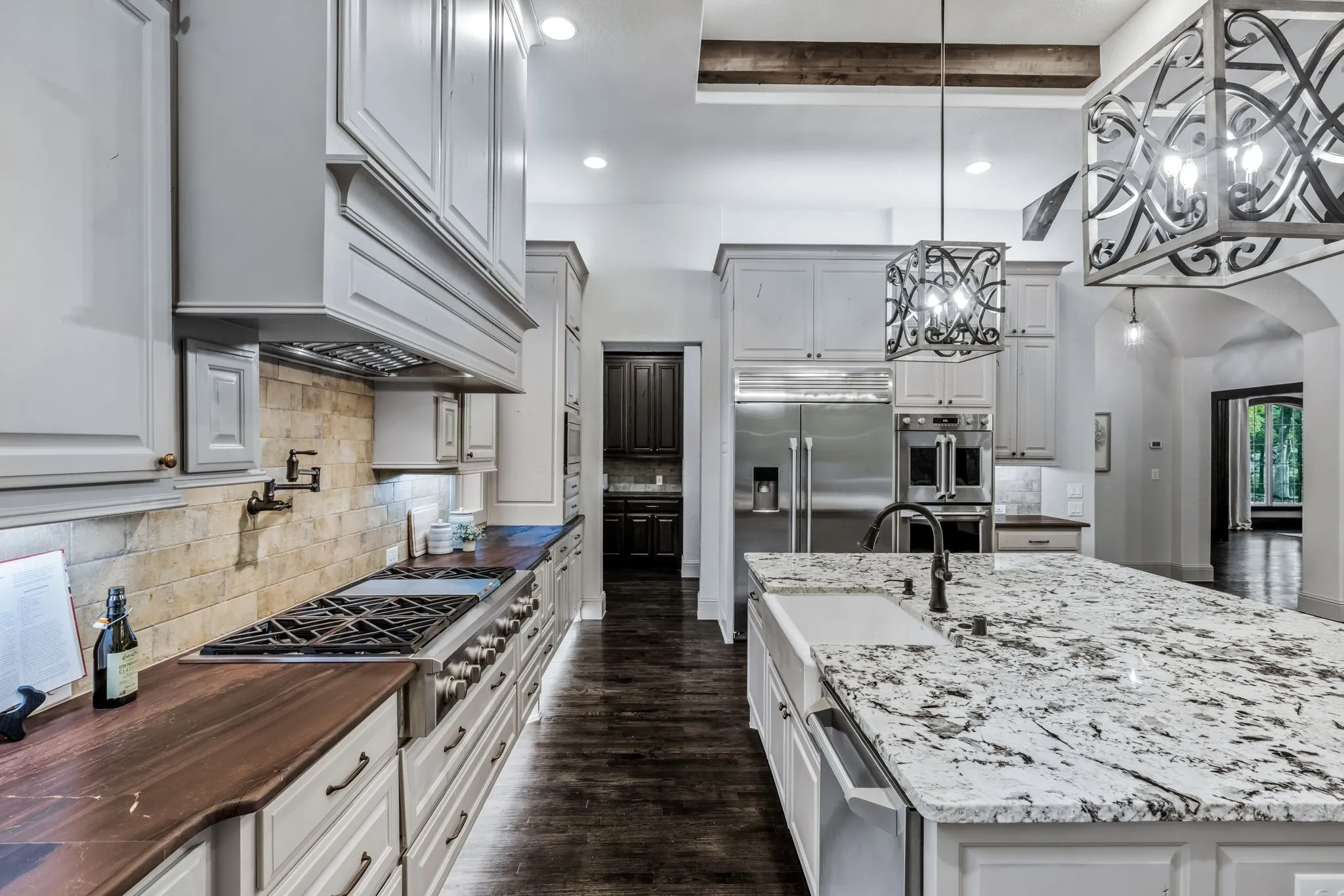 Single Family Residence For Sale in Denton County , 521 W Waters Edge Way, Oak Point, Texas 75068, 4 Bedroom, 4 Bathroom, 5 Garage spaces, 6,083 Sqft, built in 2018, Preowned, mls#21233589, Real Estate Agent in Oak Point, Homes For Sale in Denton county, Homes For Sale in Oak Point, Realtor in Oak Point Texas, Real Estate Brokerage Independent Realty Texas, Luminita Cordes Realtor