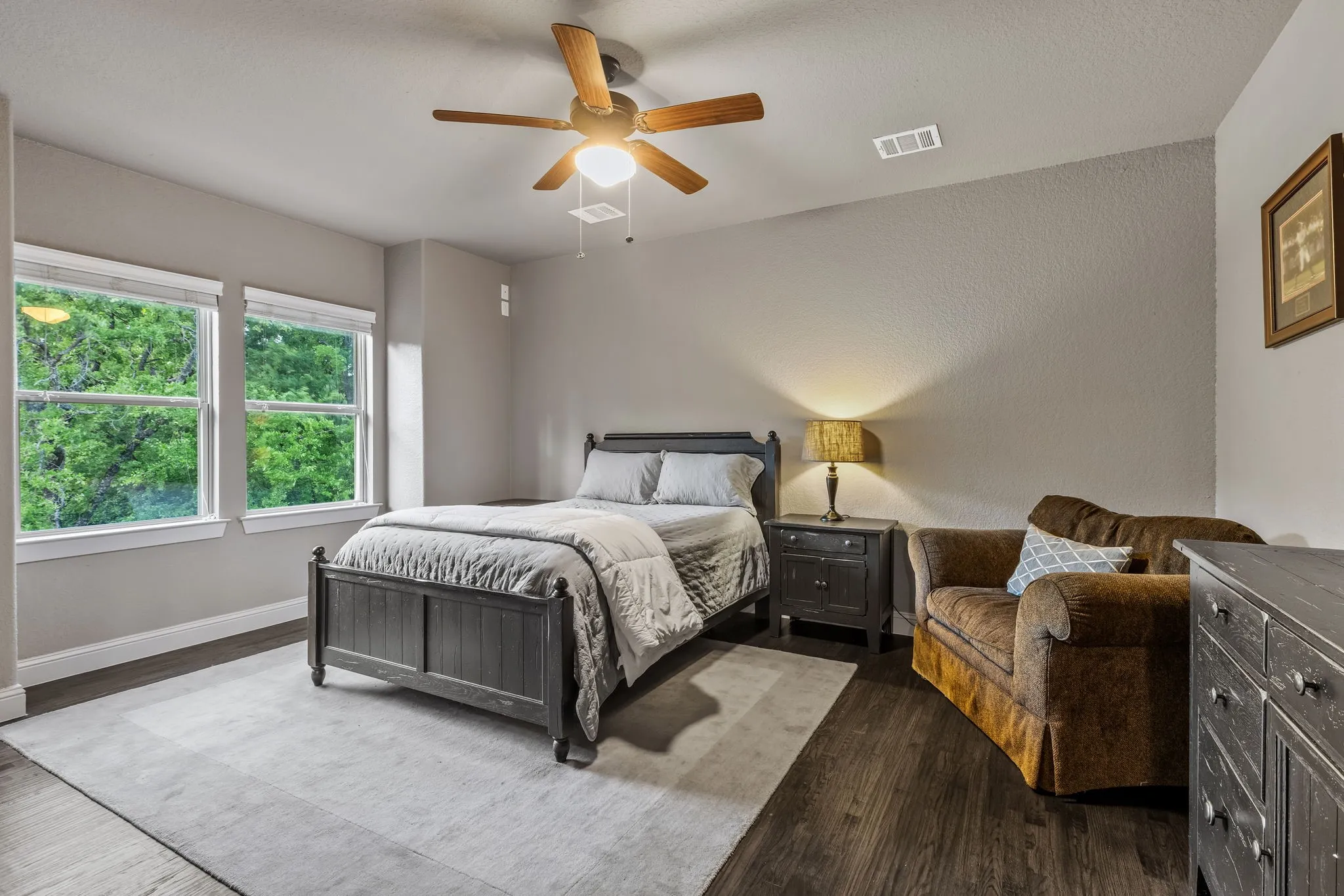 Single Family Residence For Sale in Denton County , 521 W Waters Edge Way, Oak Point, Texas 75068, 4 Bedroom, 4 Bathroom, 5 Garage spaces, 6,083 Sqft, built in 2018, Preowned, mls#21233589, Real Estate Agent in Oak Point, Homes For Sale in Denton county, Homes For Sale in Oak Point, Realtor in Oak Point Texas, Real Estate Brokerage Independent Realty Texas, Luminita Cordes Realtor