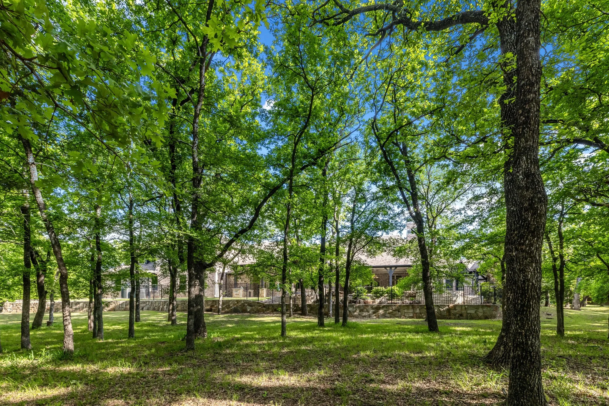 Single Family Residence For Sale in Denton County , 521 W Waters Edge Way, Oak Point, Texas 75068, 4 Bedroom, 4 Bathroom, 5 Garage spaces, 6,083 Sqft, built in 2018, Preowned, mls#21233589, Real Estate Agent in Oak Point, Homes For Sale in Denton county, Homes For Sale in Oak Point, Realtor in Oak Point Texas, Real Estate Brokerage Independent Realty Texas, Luminita Cordes Realtor