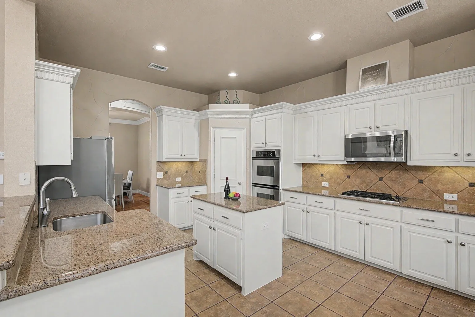 Single Family Residence For Sale in Collin County , 15606 Fox Meadow Lane, Frisco, Texas 75035, 4 Bedroom, 4 Bathroom, 3 Garage spaces, 3,562 Sqft, built in 2005, Preowned, mls#21235529, Real Estate Agent in Frisco, Homes For Sale in Collin county, Homes For Sale in Frisco, Realtor in Frisco Texas, Real Estate Brokerage Independent Realty Texas, Luminita Cordes Realtor