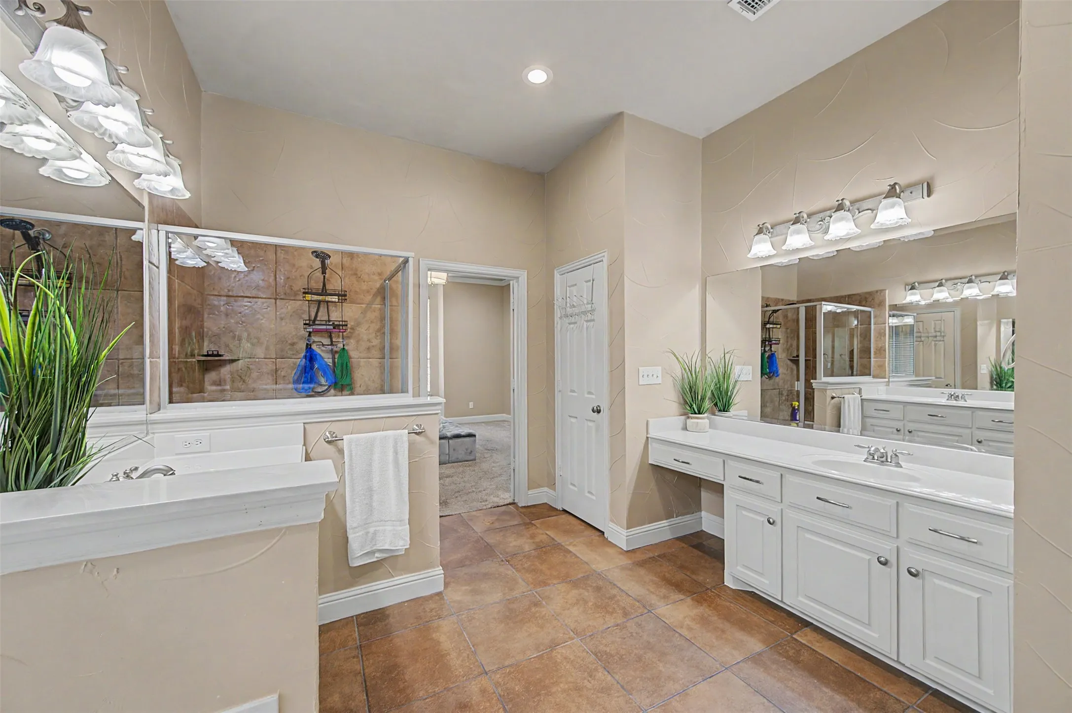 Single Family Residence For Sale in Collin County , 15606 Fox Meadow Lane, Frisco, Texas 75035, 4 Bedroom, 4 Bathroom, 3 Garage spaces, 3,562 Sqft, built in 2005, Preowned, mls#21235529, Real Estate Agent in Frisco, Homes For Sale in Collin county, Homes For Sale in Frisco, Realtor in Frisco Texas, Real Estate Brokerage Independent Realty Texas, Luminita Cordes Realtor