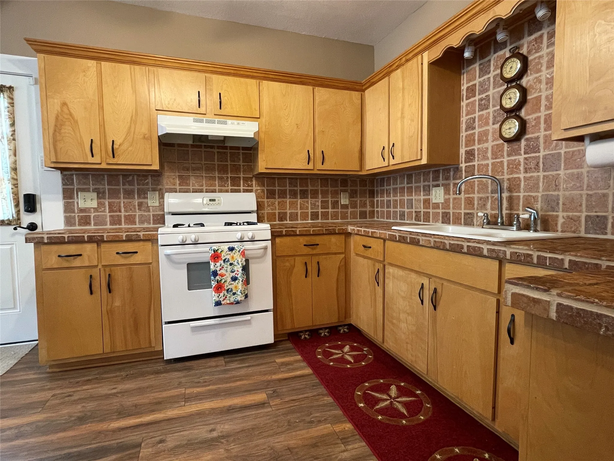 Single Family Residence For Sale in Tarrant County , 5101 Birchman Avenue, Fort Worth, Texas 76107, 2 Bedroom, 1 Bathroom, Garage spaces, 1,425 Sqft, built in 1930, Preowned, mls#21235355, Real Estate Agent in Fort Worth, Homes For Sale in Tarrant county, Homes For Sale in Fort Worth, Realtor in Fort Worth Texas, Real Estate Brokerage Independent Realty Texas, Luminita Cordes Realtor