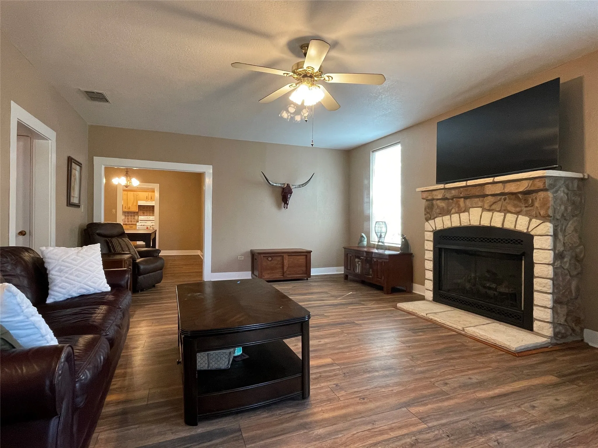 Single Family Residence For Sale in Tarrant County , 5101 Birchman Avenue, Fort Worth, Texas 76107, 2 Bedroom, 1 Bathroom, Garage spaces, 1,425 Sqft, built in 1930, Preowned, mls#21235355, Real Estate Agent in Fort Worth, Homes For Sale in Tarrant county, Homes For Sale in Fort Worth, Realtor in Fort Worth Texas, Real Estate Brokerage Independent Realty Texas, Luminita Cordes Realtor