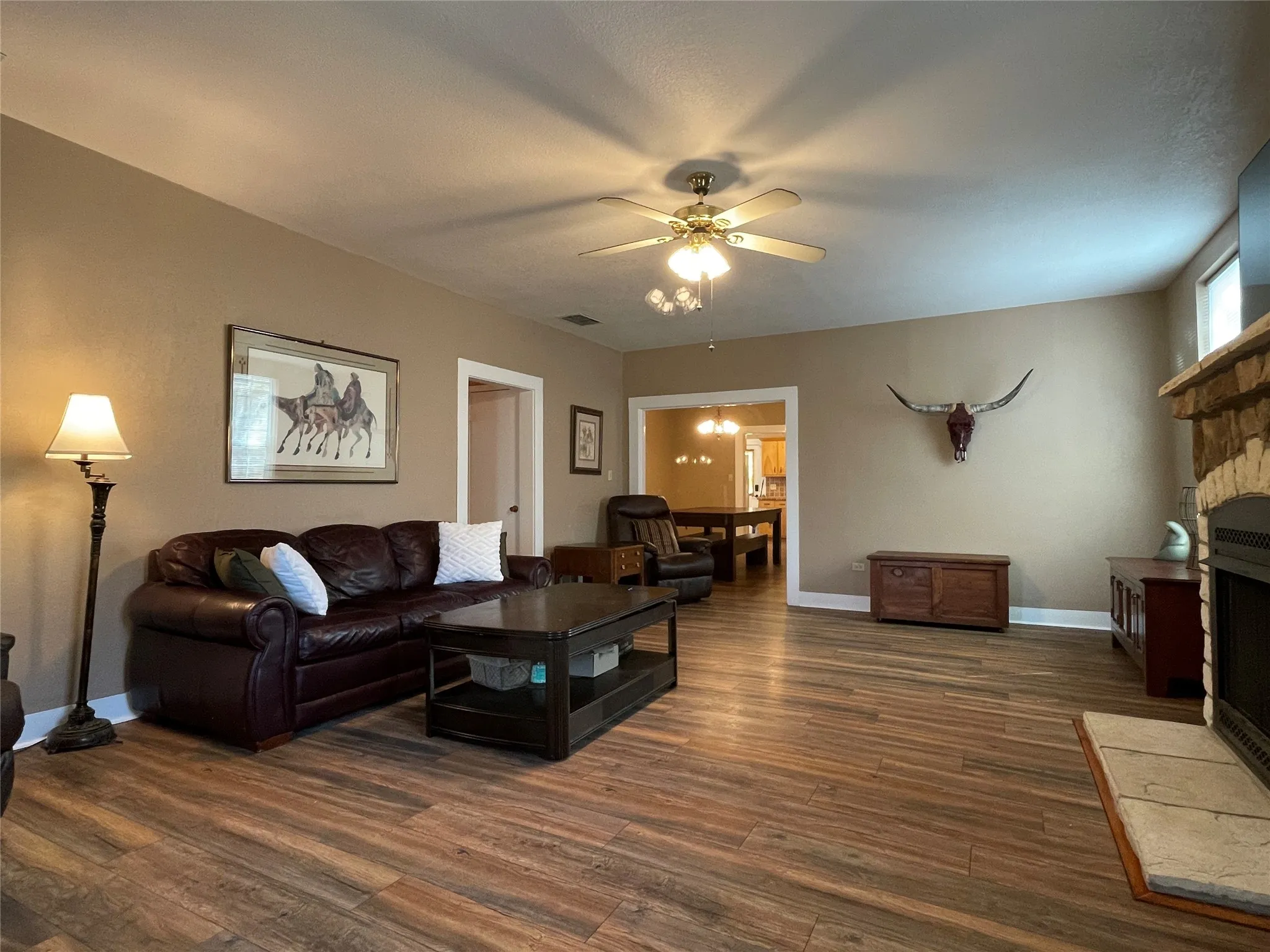 Single Family Residence For Sale in Tarrant County , 5101 Birchman Avenue, Fort Worth, Texas 76107, 2 Bedroom, 1 Bathroom, Garage spaces, 1,425 Sqft, built in 1930, Preowned, mls#21235355, Real Estate Agent in Fort Worth, Homes For Sale in Tarrant county, Homes For Sale in Fort Worth, Realtor in Fort Worth Texas, Real Estate Brokerage Independent Realty Texas, Luminita Cordes Realtor