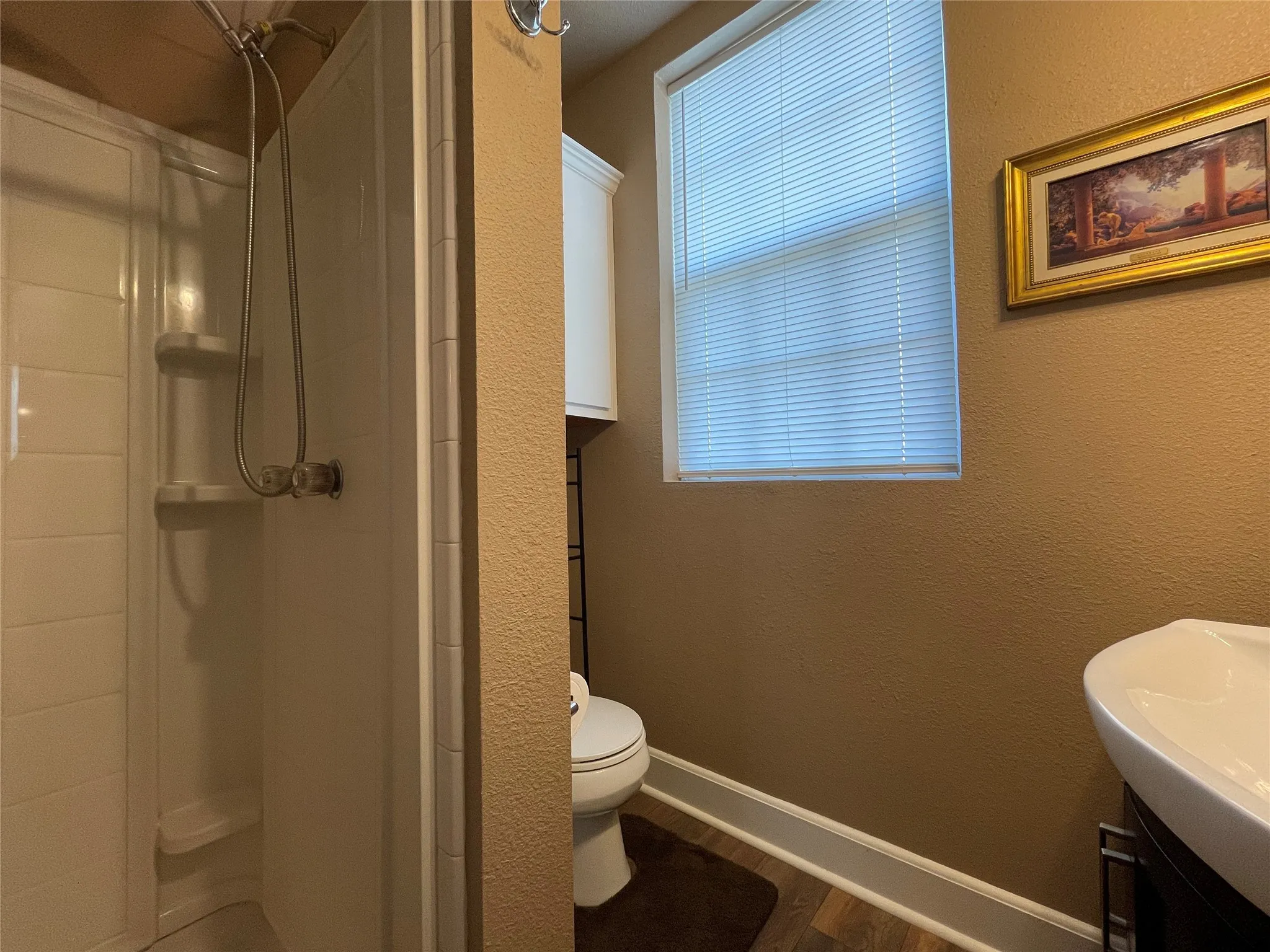 Single Family Residence For Sale in Tarrant County , 5101 Birchman Avenue, Fort Worth, Texas 76107, 2 Bedroom, 1 Bathroom, Garage spaces, 1,425 Sqft, built in 1930, Preowned, mls#21235355, Real Estate Agent in Fort Worth, Homes For Sale in Tarrant county, Homes For Sale in Fort Worth, Realtor in Fort Worth Texas, Real Estate Brokerage Independent Realty Texas, Luminita Cordes Realtor