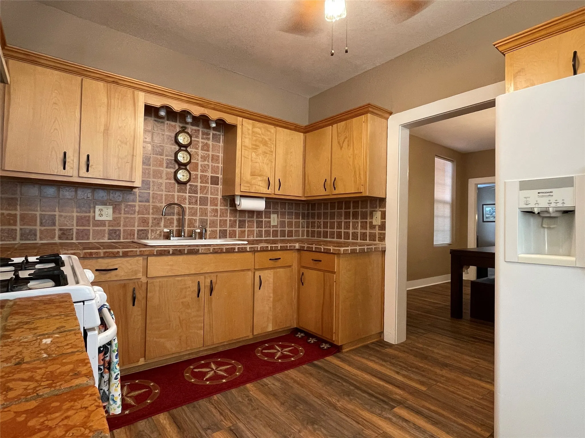 Single Family Residence For Sale in Tarrant County , 5101 Birchman Avenue, Fort Worth, Texas 76107, 2 Bedroom, 1 Bathroom, Garage spaces, 1,425 Sqft, built in 1930, Preowned, mls#21235355, Real Estate Agent in Fort Worth, Homes For Sale in Tarrant county, Homes For Sale in Fort Worth, Realtor in Fort Worth Texas, Real Estate Brokerage Independent Realty Texas, Luminita Cordes Realtor