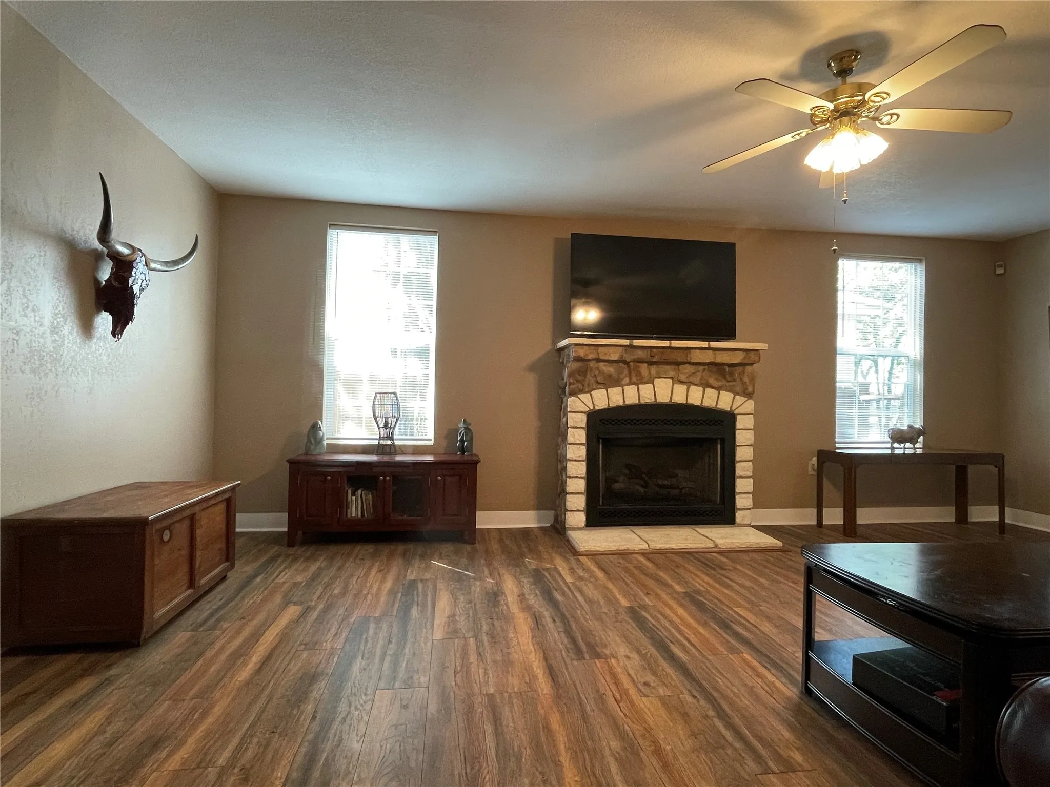 Single Family Residence For Sale in Tarrant County , 5101 Birchman Avenue, Fort Worth, Texas 76107, 2 Bedroom, 1 Bathroom, Garage spaces, 1,425 Sqft, built in 1930, Preowned, mls#21235355, Real Estate Agent in Fort Worth, Homes For Sale in Tarrant county, Homes For Sale in Fort Worth, Realtor in Fort Worth Texas, Real Estate Brokerage Independent Realty Texas, Luminita Cordes Realtor